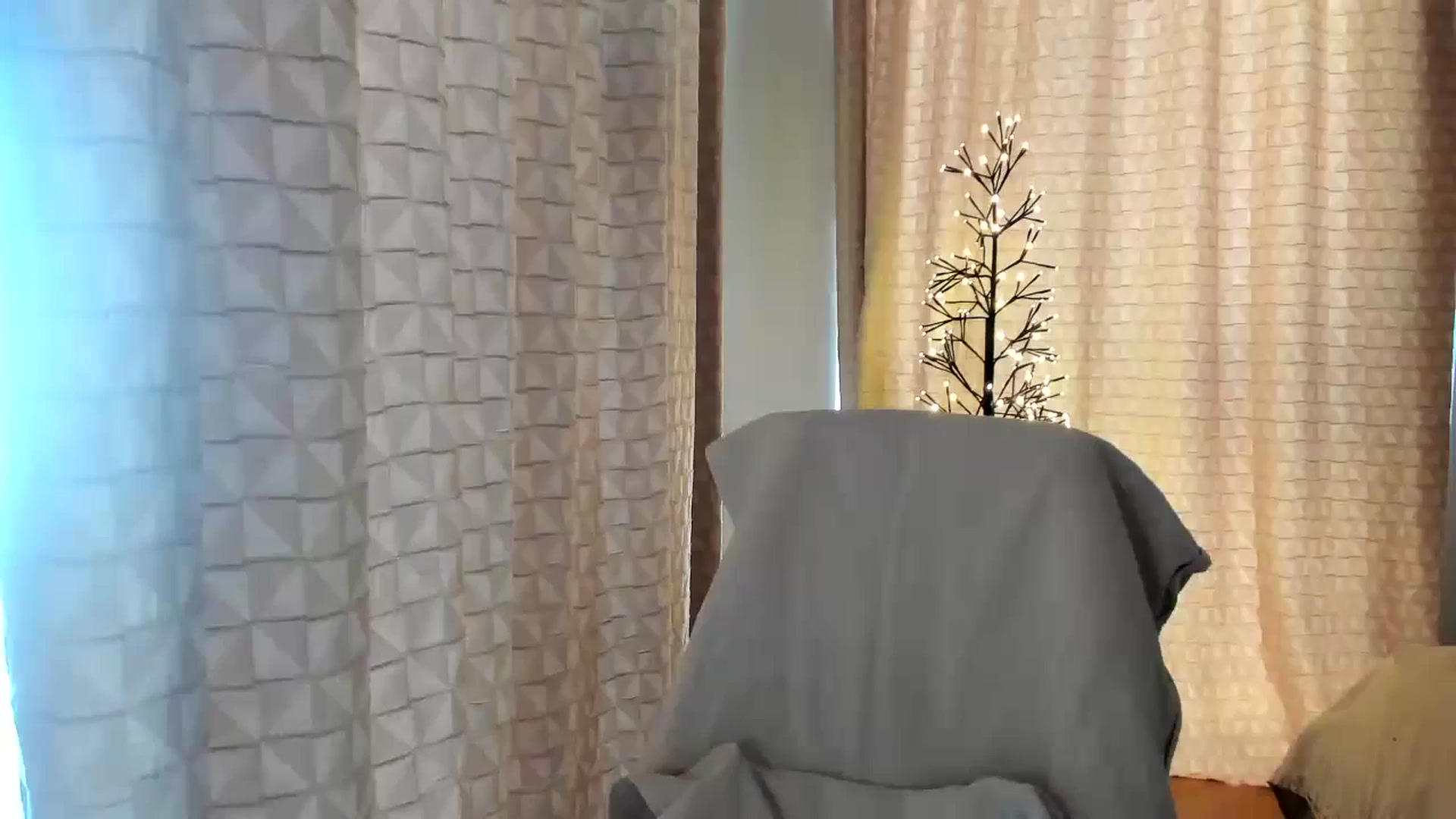 Gallery image thumbnail from Tanya's myfreecams stream on, 01/17/2024, 09:45 image 13 of 20