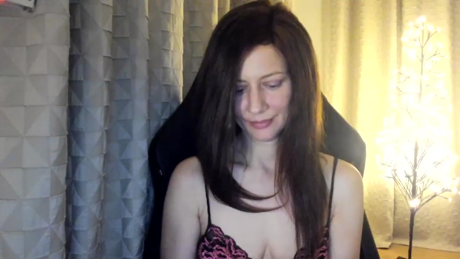 Gallery image thumbnail from Tanya's myfreecams stream on, 02/24/2024, 17:28 image 7 of 20