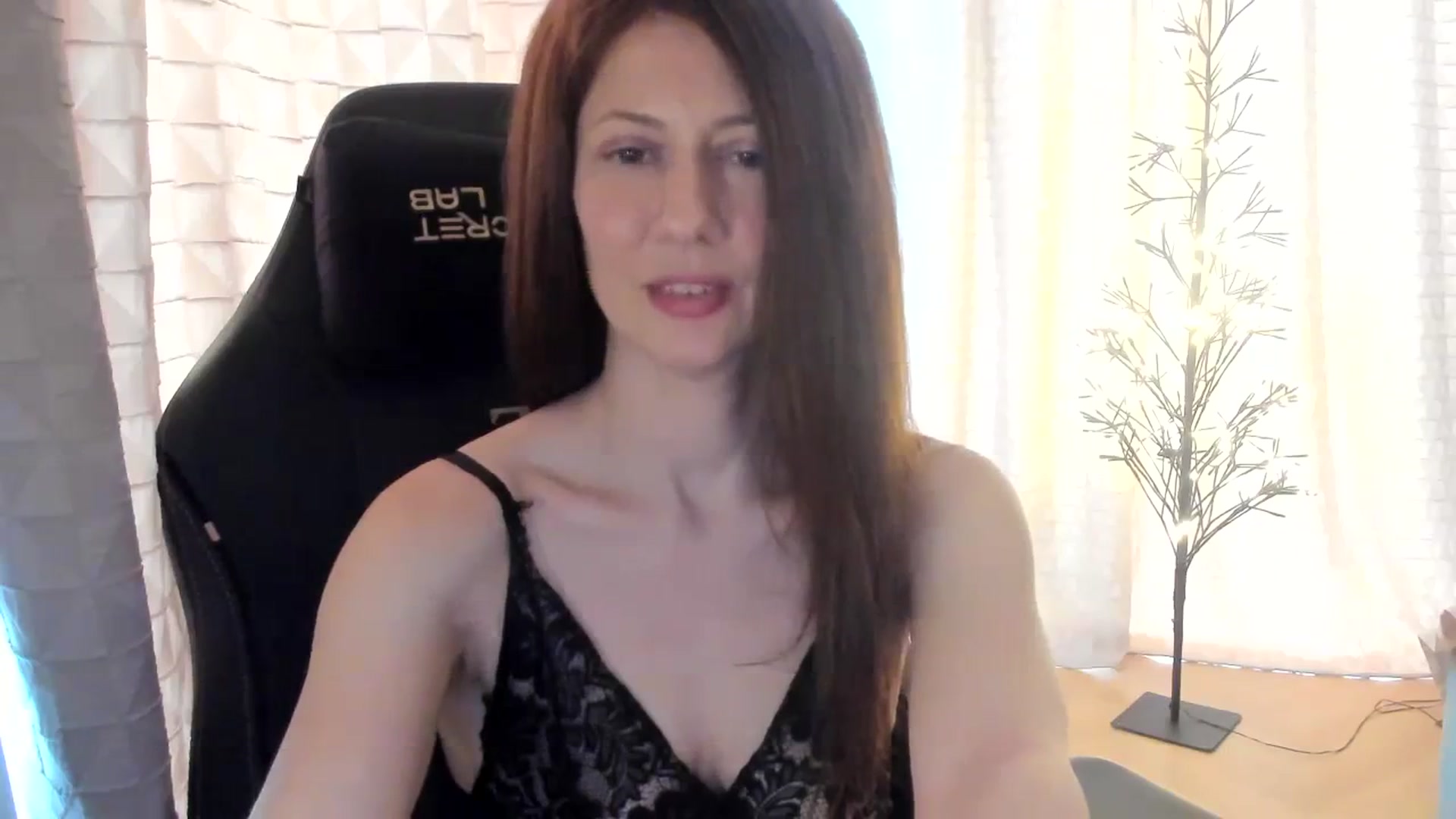 Gallery image thumbnail from Tanya's myfreecams stream on, 02/25/2024, 13:57 image 7 of 20