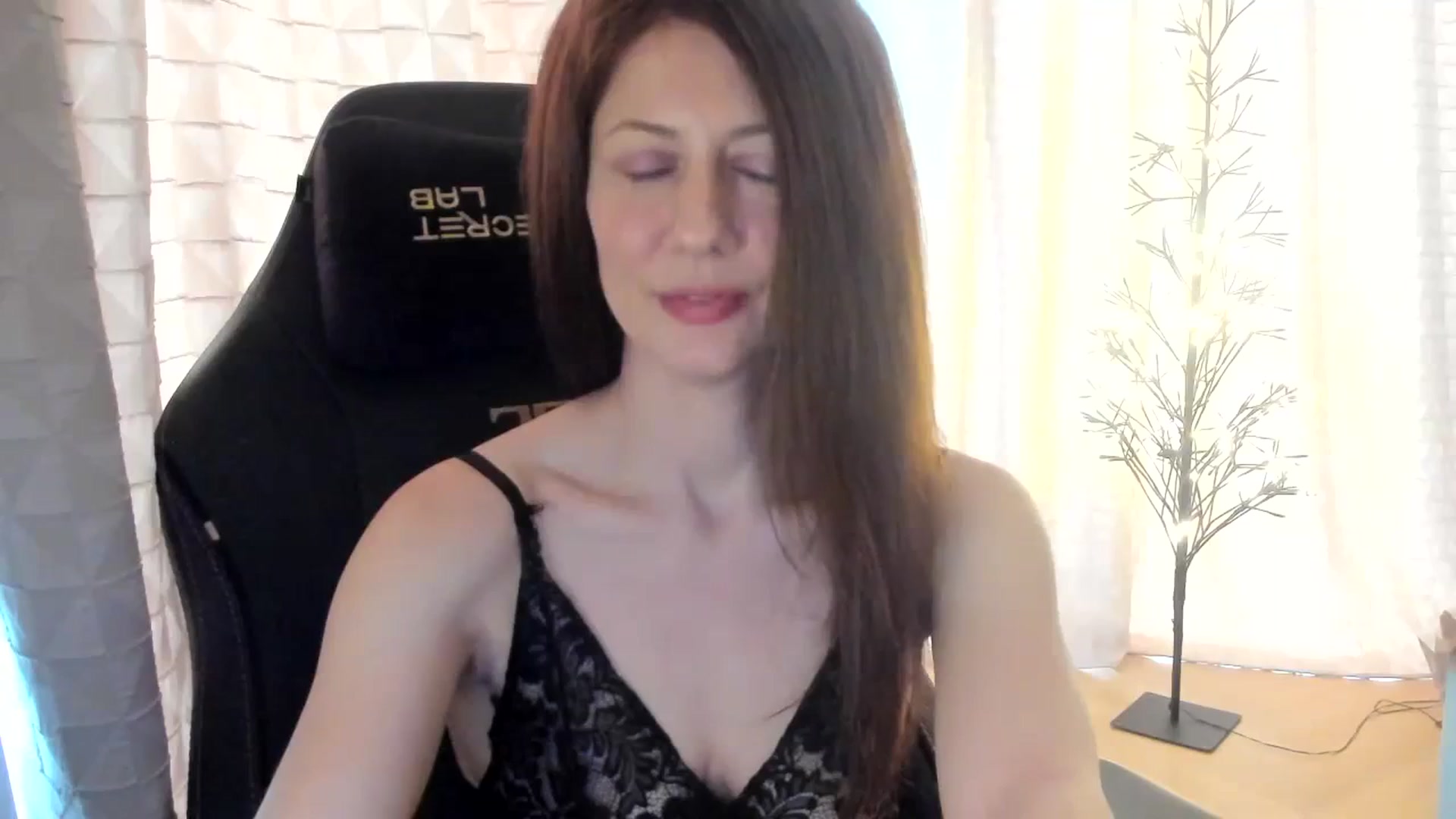 Gallery image thumbnail from Tanya's myfreecams stream on, 02/25/2024, 13:57 image 4 of 20