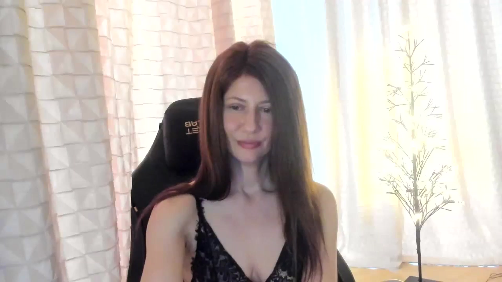 Gallery image thumbnail from Tanya's myfreecams stream on, 02/25/2024, 15:06 image 13 of 20