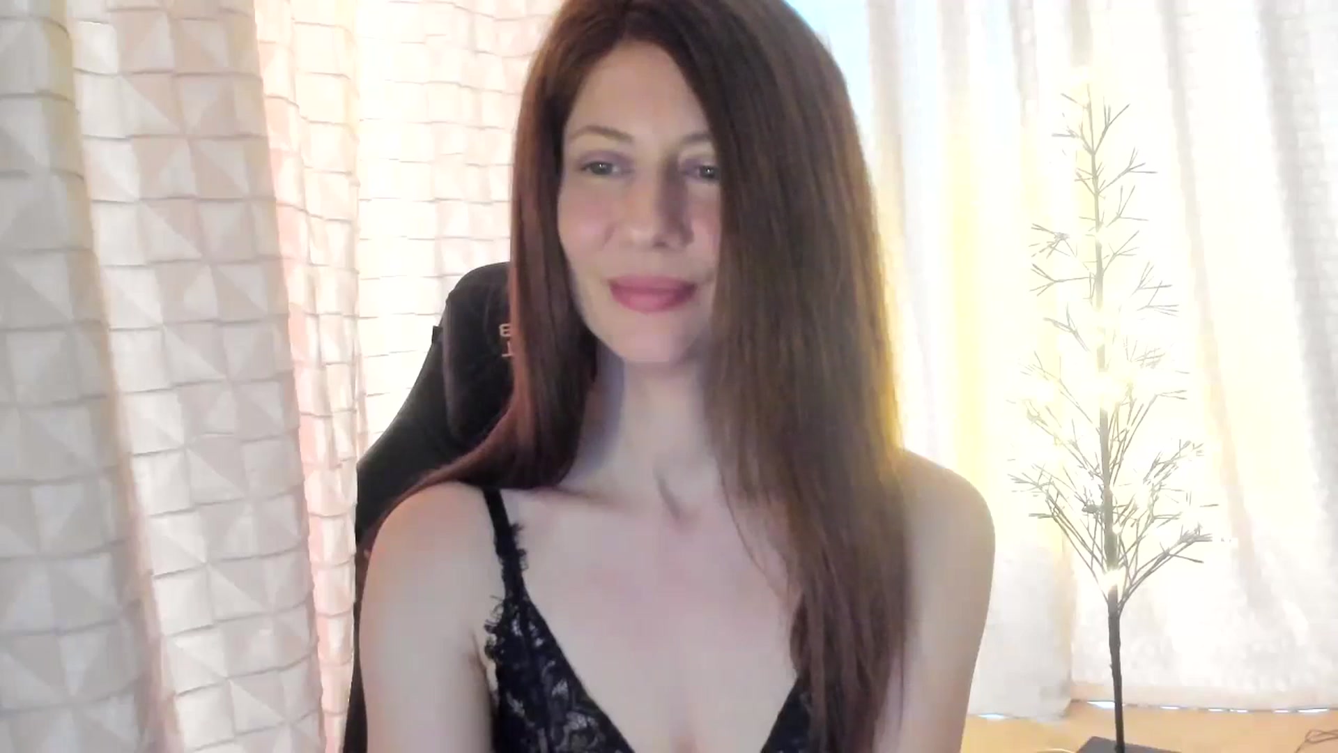 Gallery image thumbnail from Tanya's myfreecams stream on, 02/25/2024, 15:06 image 10 of 20