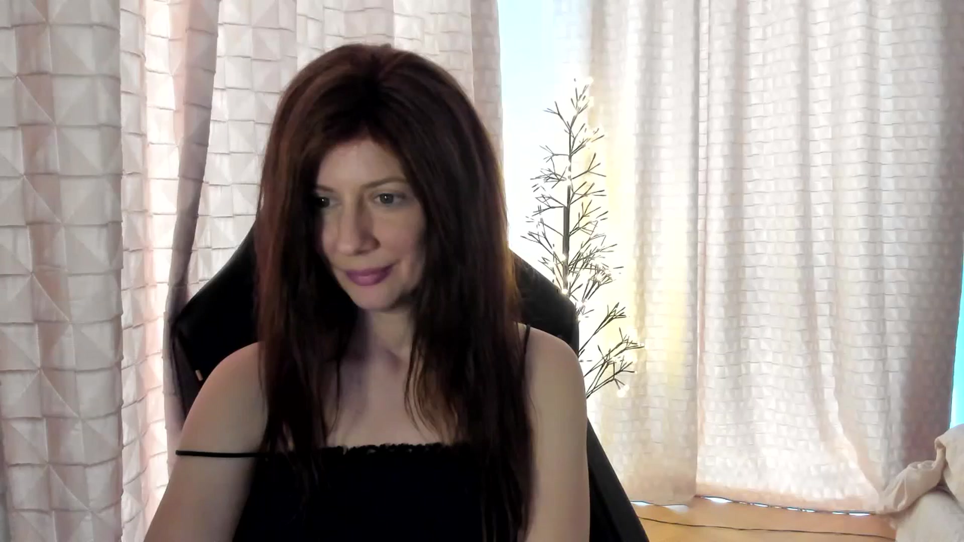 Gallery image thumbnail from Tanya's myfreecams stream on, 03/08/2024, 09:09 image 6 of 20