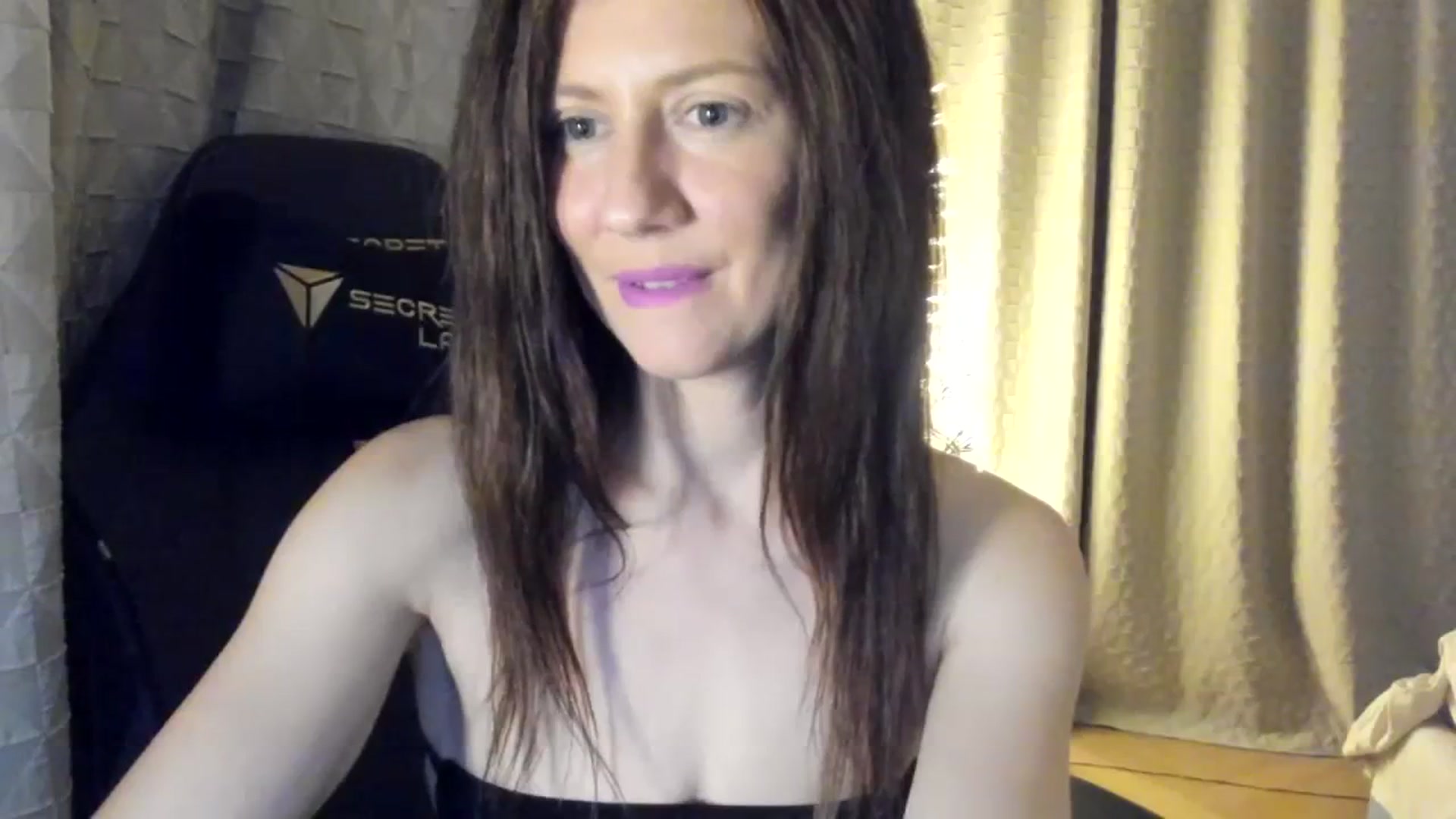 Gallery image thumbnail from Tanya's myfreecams stream on, 03/12/2024, 24:21 image 6 of 20
