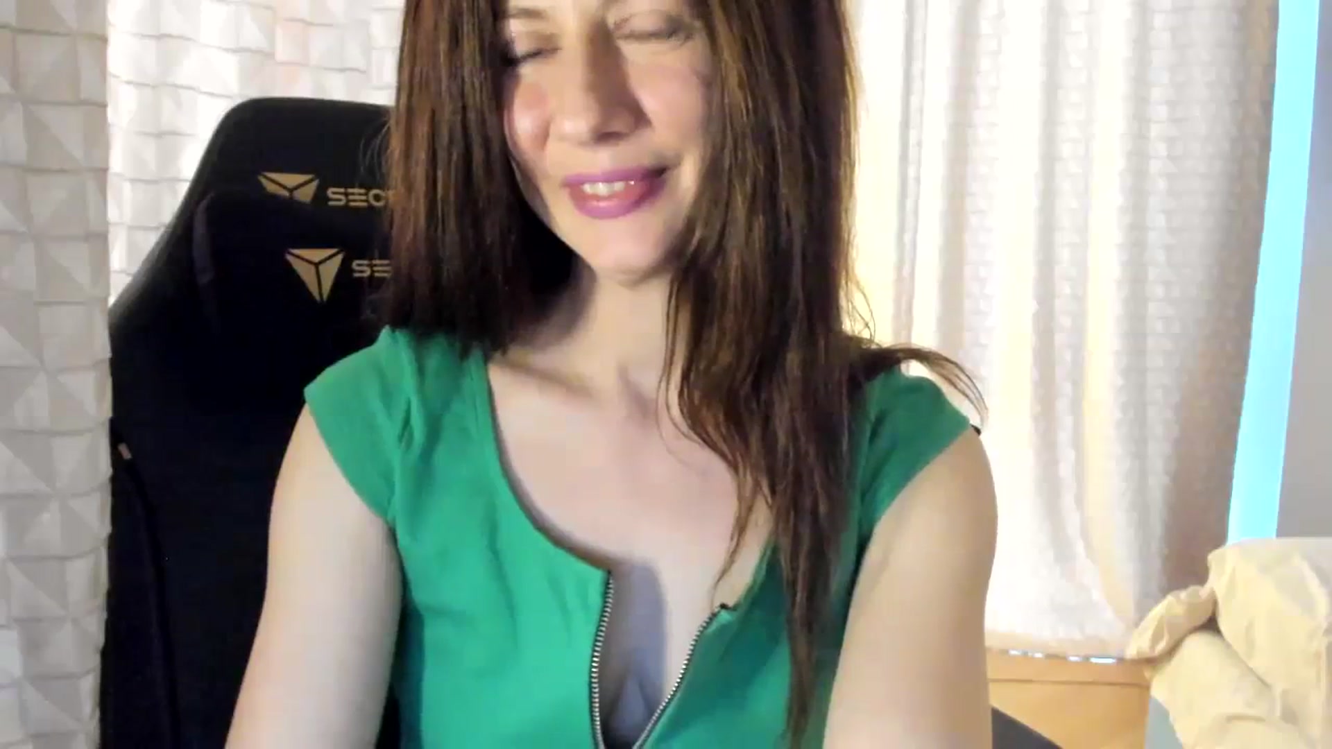 Gallery image thumbnail from Tanya's myfreecams stream on, 03/18/2024, 05:49 image 18 of 20