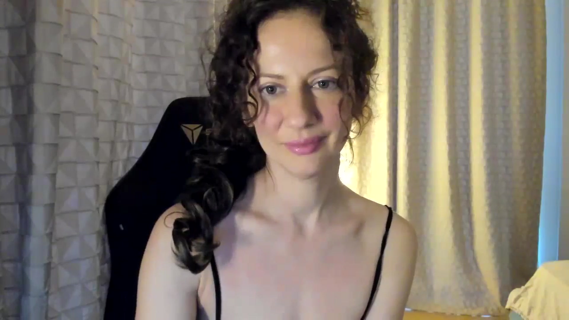 Gallery image thumbnail from Tanya's myfreecams stream on, 03/25/2024, 05:50 image 9 of 20