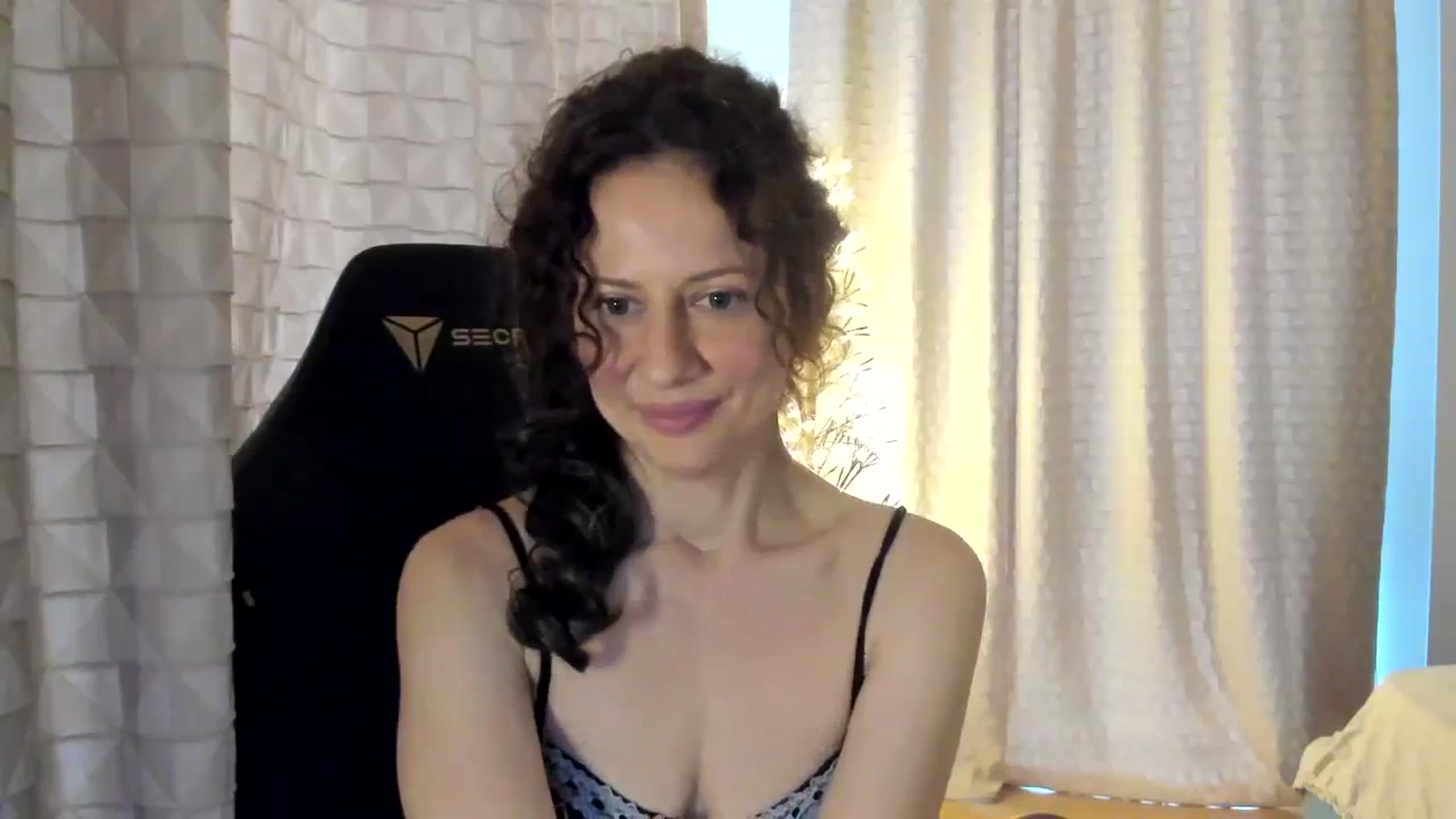 Gallery image thumbnail from Tanya's myfreecams stream on, 03/25/2024, 05:50 image 20 of 20