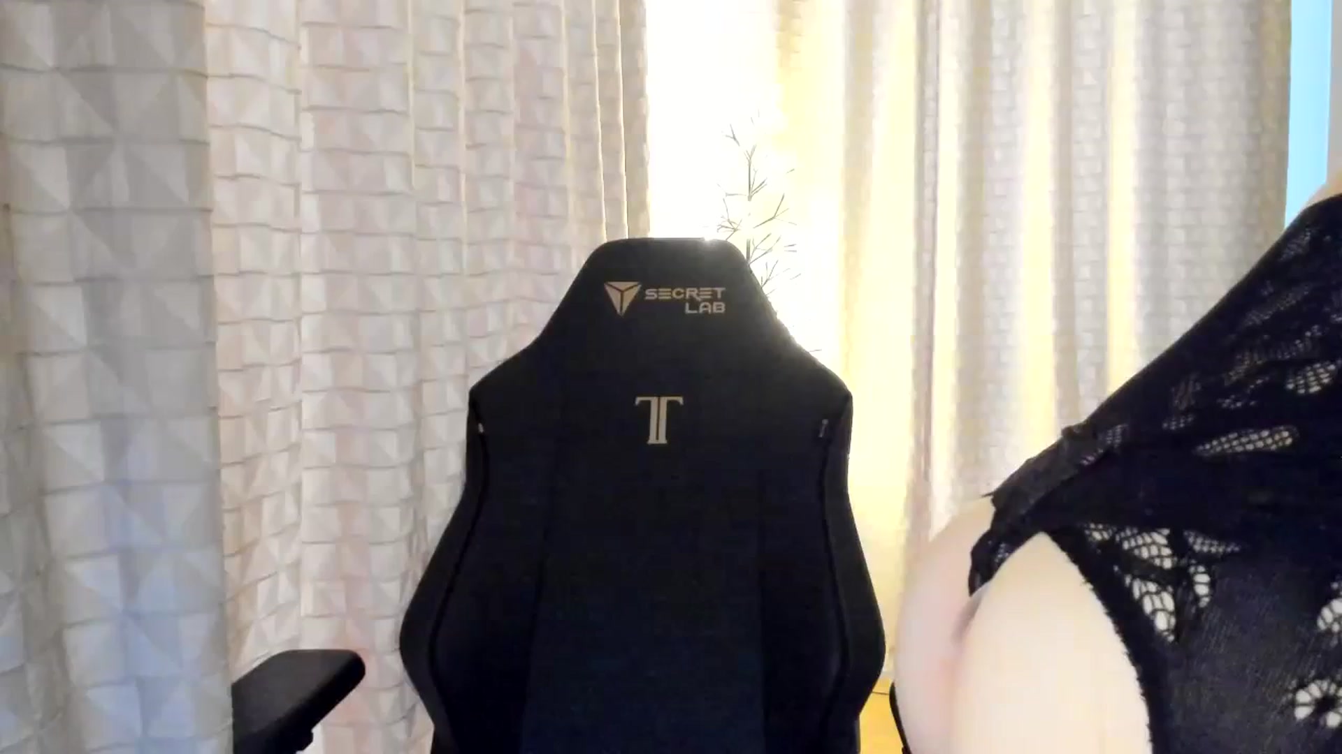 Gallery image thumbnail from Tanya's myfreecams stream on, 03/28/2024, 05:32 image 7 of 20