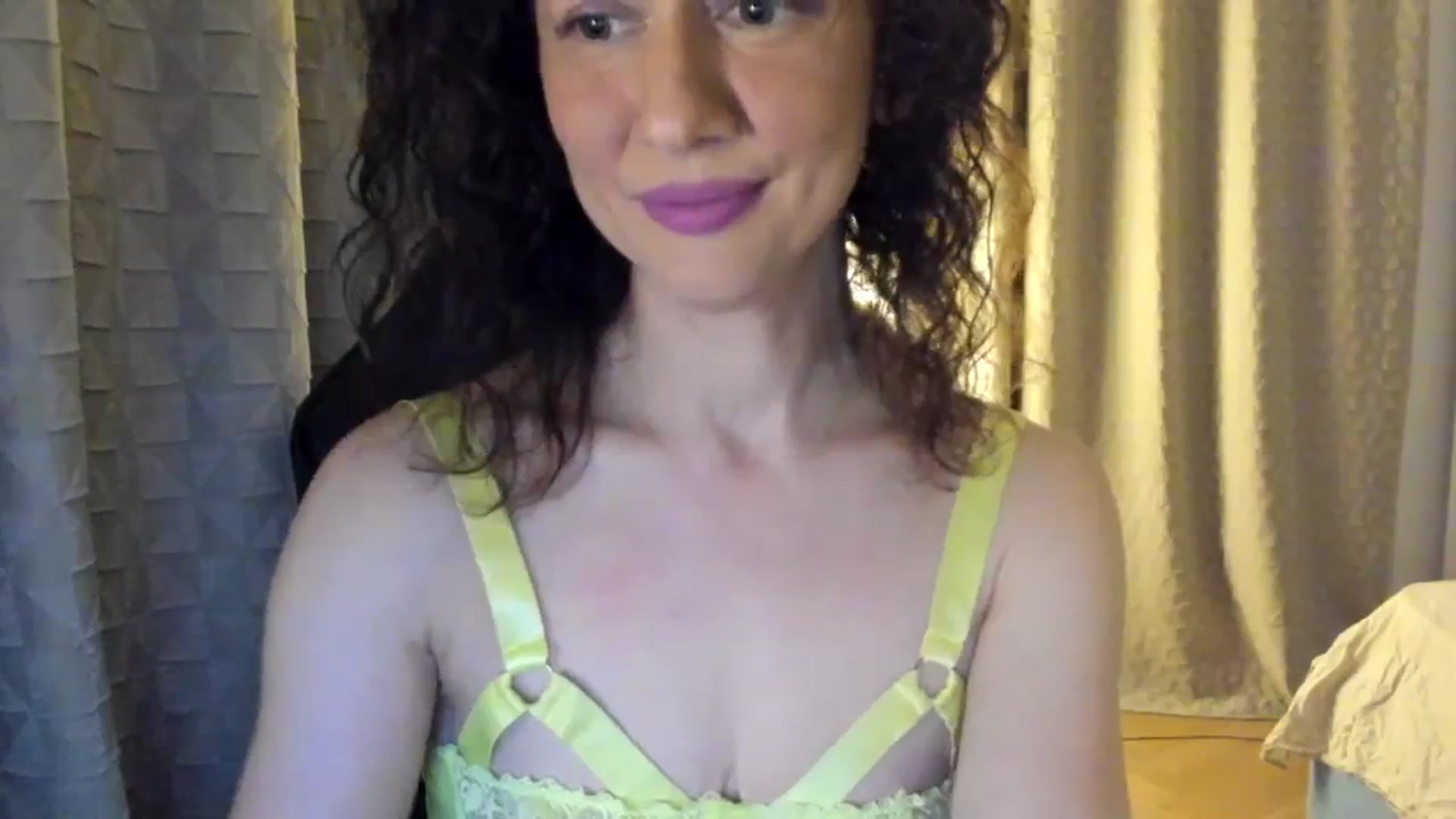 Gallery image thumbnail from Tanya's myfreecams stream on, 04/05/2024, 20:48 image 15 of 20