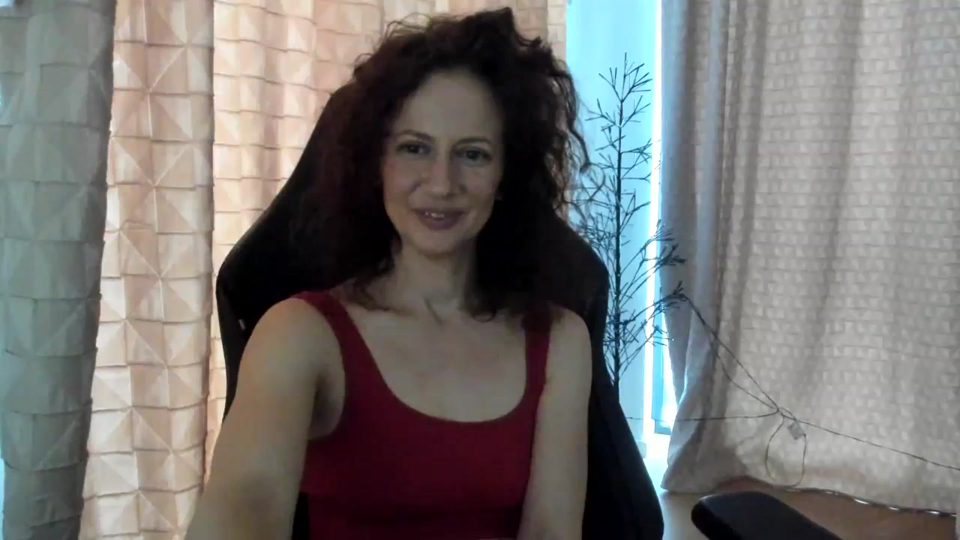 Gallery image thumbnail from Tanya's myfreecams stream on, 04/13/2024, 17:21 image 2 of 20
