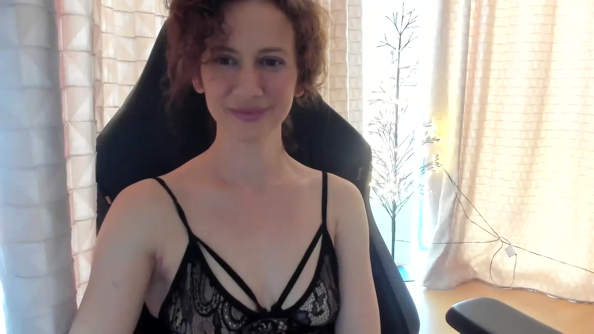 Gallery image thumbnail from Tanya's myfreecams stream on, 04/19/2024, 08:37 image 17 of 20