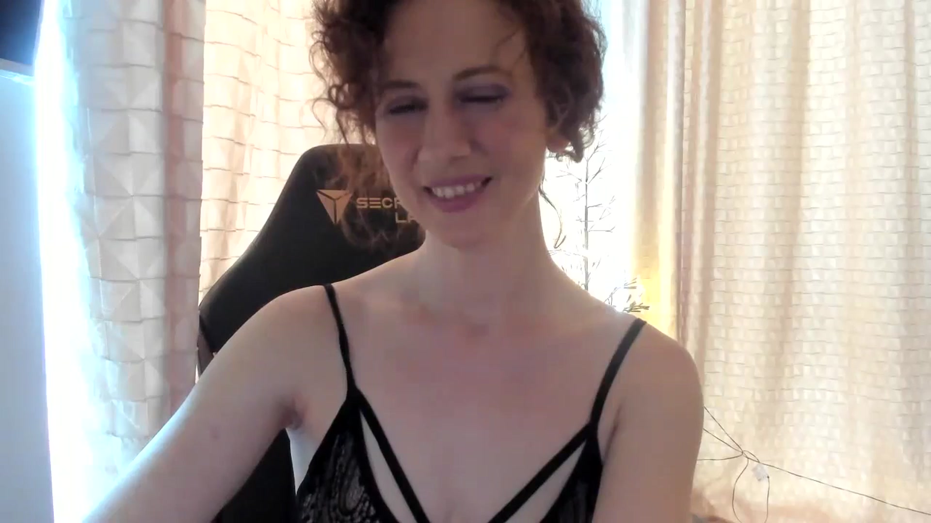 Gallery image thumbnail from Tanya's myfreecams stream on, 04/19/2024, 14:30 image 5 of 20