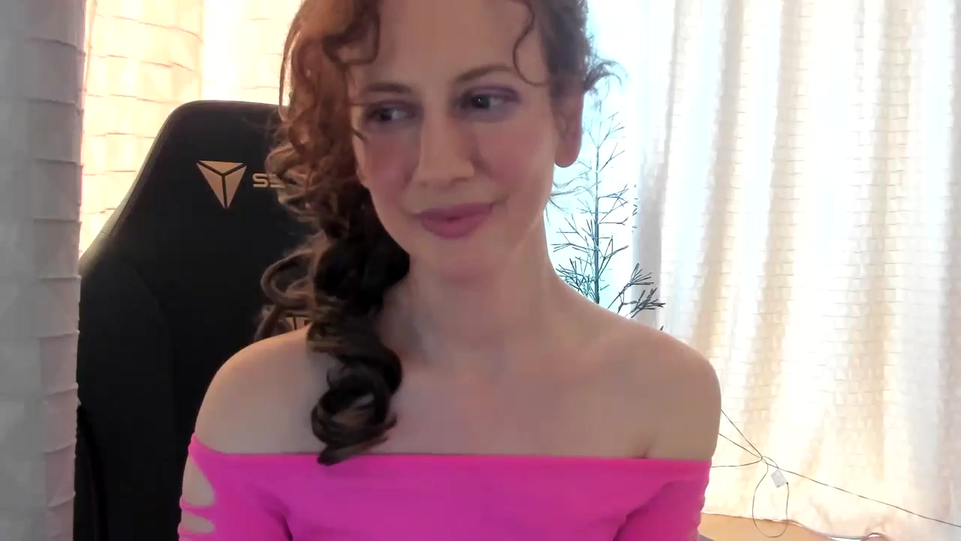Gallery image thumbnail from Tanya's myfreecams stream on, 04/27/2024, 16:11 image 17 of 20