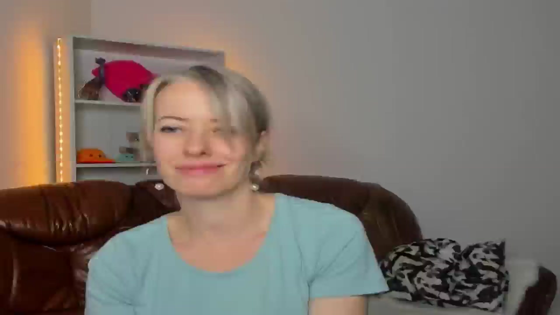 Gallery image thumbnail from TanyaGold01's myfreecams stream on, 10/18/2024, 09:28 image 9 of 20