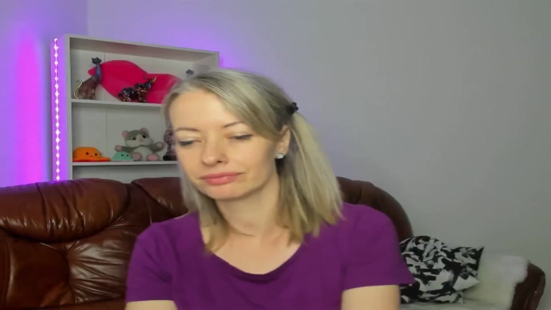 Gallery image thumbnail from TanyaGold01's myfreecams stream on, 10/19/2024, 11:52 image 8 of 20