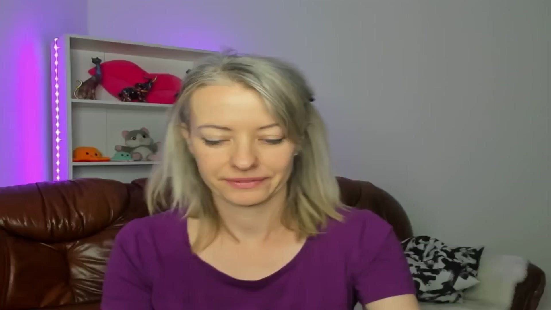 Gallery image thumbnail from TanyaGold01's myfreecams stream on, 10/19/2024, 11:52 image 5 of 20