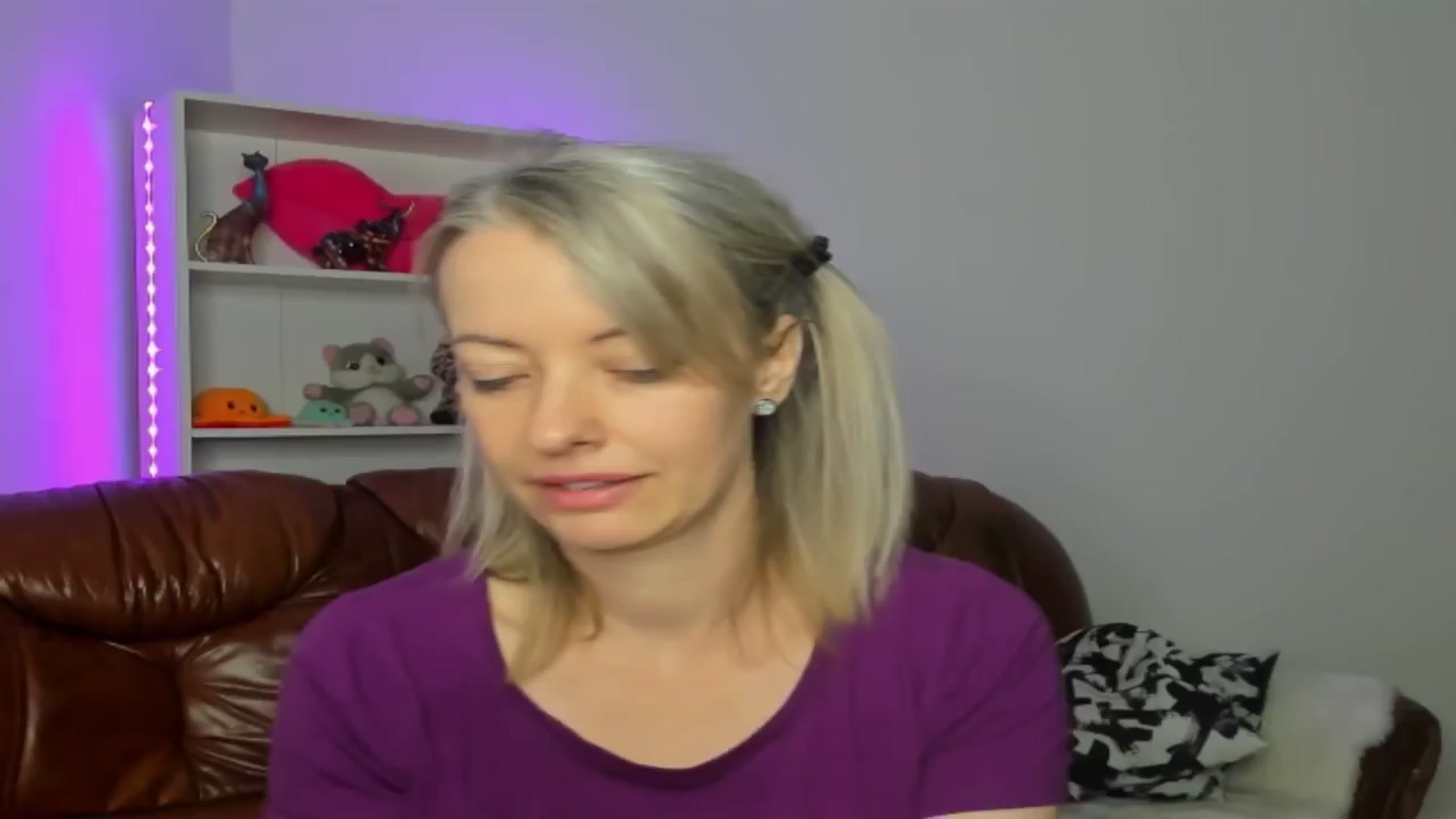 Gallery image thumbnail from TanyaGold01's myfreecams stream on, 10/19/2024, 11:52 image 3 of 20