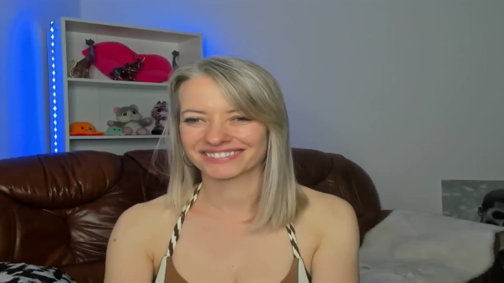 Gallery image thumbnail from TanyaGold01's myfreecams stream on, 10/26/2024, 13:16 image 4 of 20