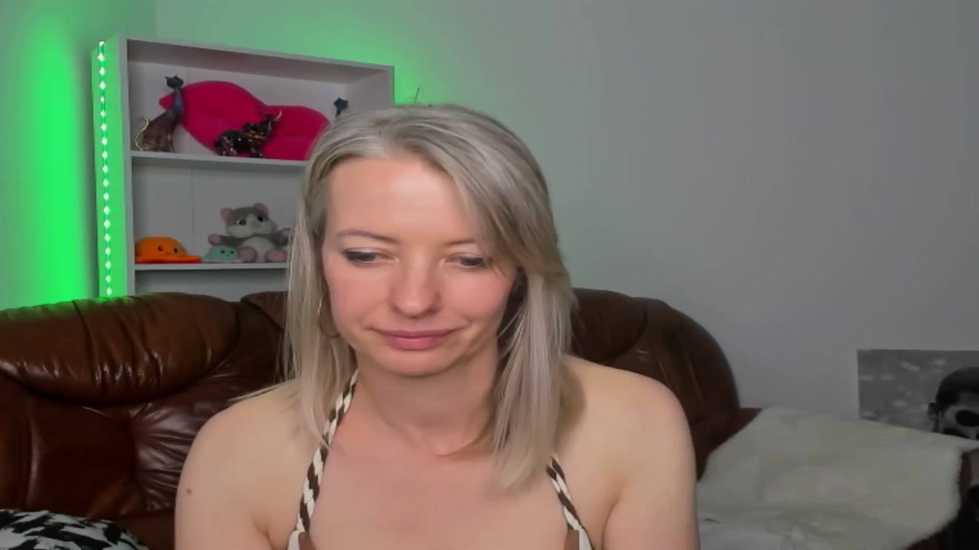 Gallery image thumbnail from TanyaGold01's myfreecams stream on, 10/26/2024, 13:16 image 5 of 20