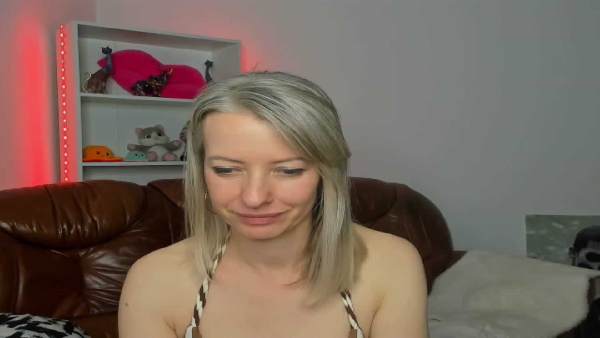 Gallery image thumbnail from TanyaGold01's myfreecams stream on, 10/26/2024, 13:16 image 7 of 20