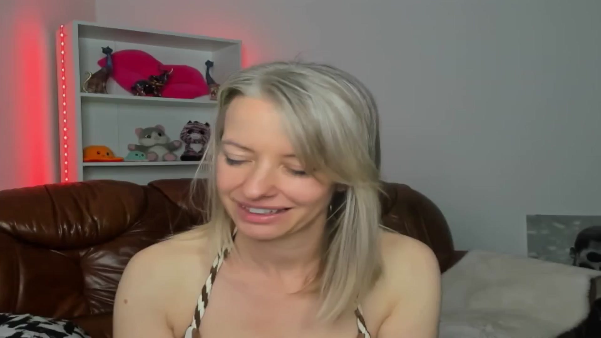 Gallery image thumbnail from TanyaGold01's myfreecams stream on, 10/26/2024, 13:16 image 3 of 20