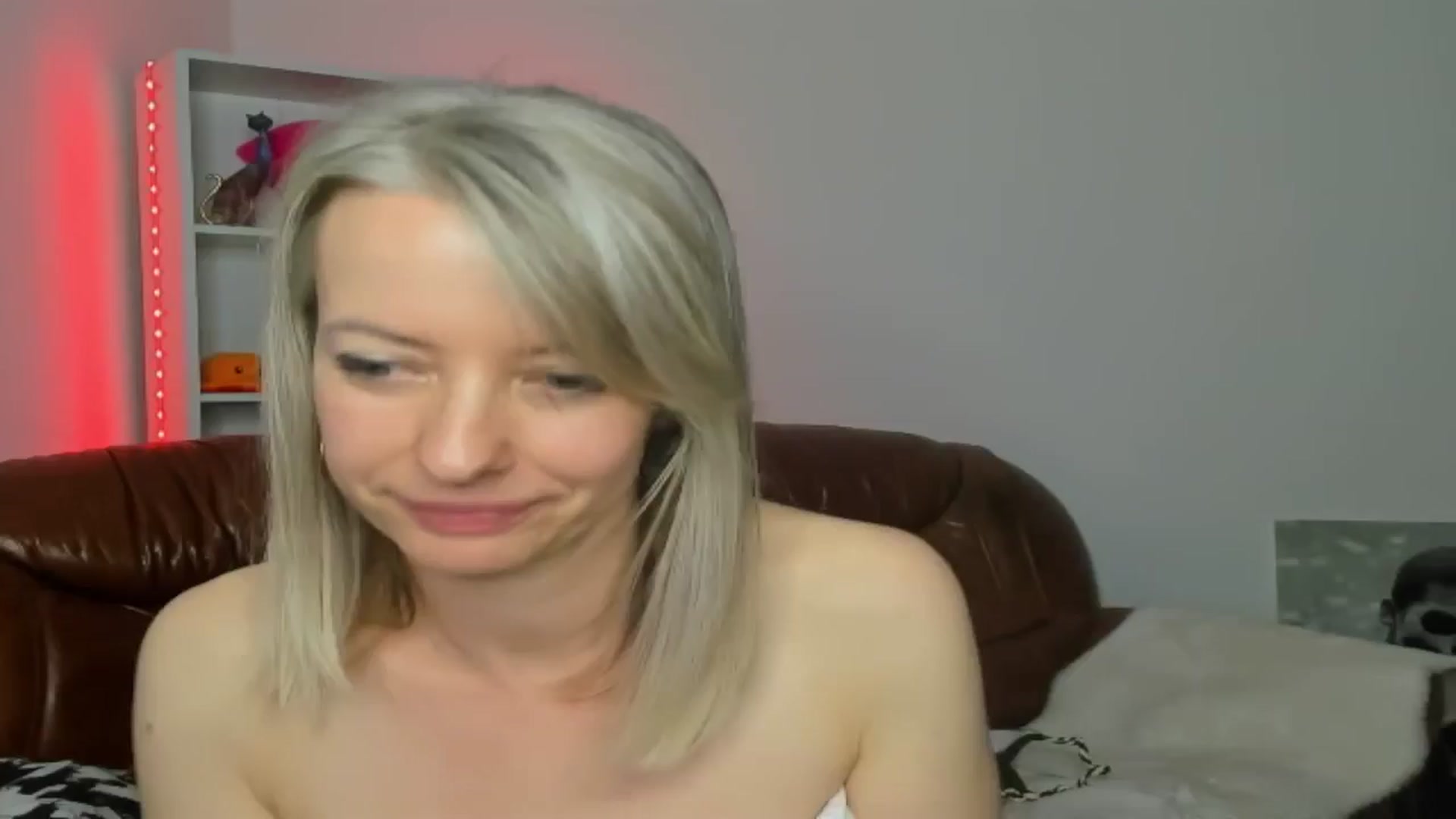 Gallery image thumbnail from TanyaGold01's myfreecams stream on, 10/26/2024, 13:45 image 17 of 20