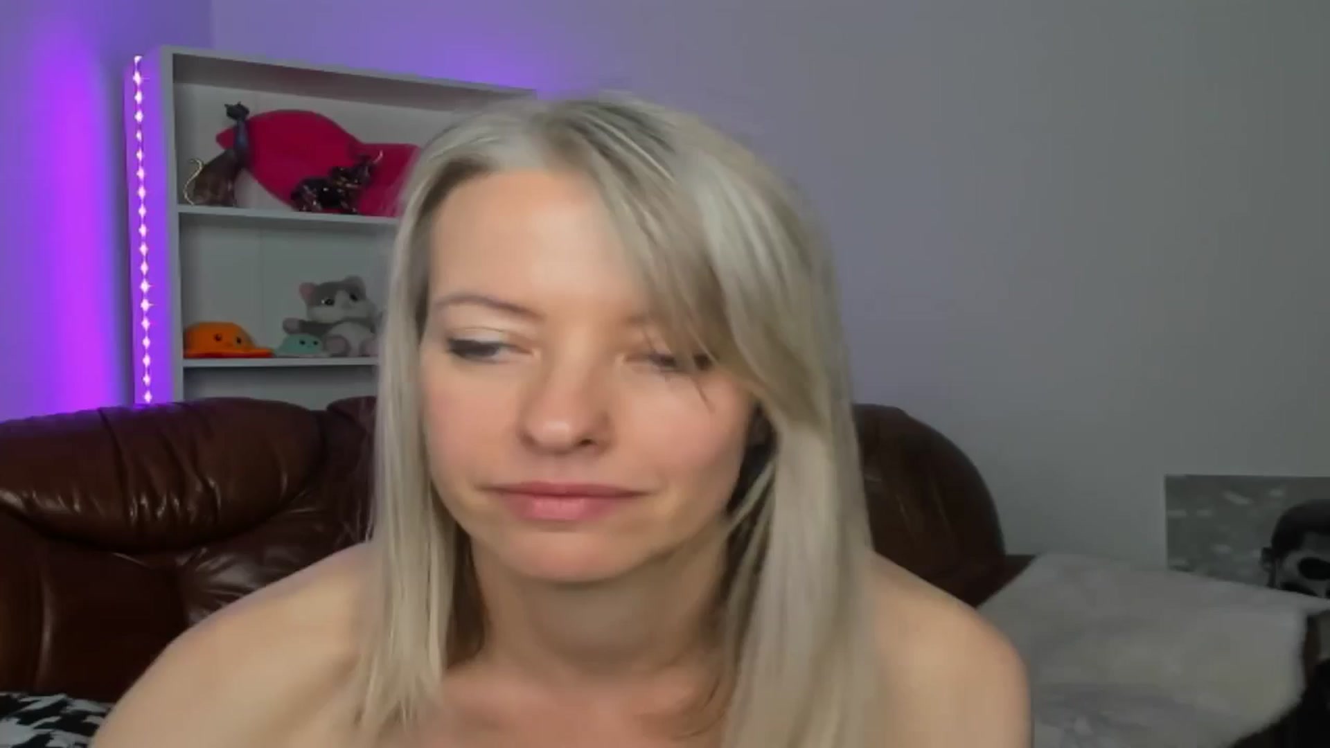 Gallery image thumbnail from TanyaGold01's myfreecams stream on, 10/26/2024, 13:45 image 16 of 20