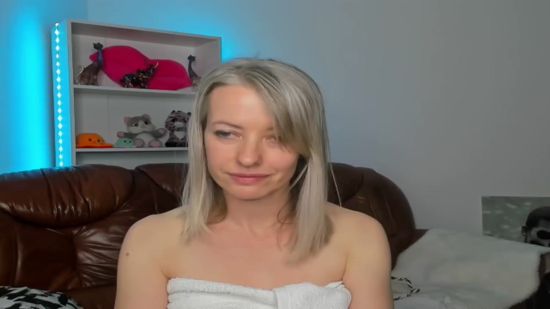 Gallery image thumbnail from TanyaGold01's myfreecams stream on, 10/26/2024, 13:45 image 2 of 20
