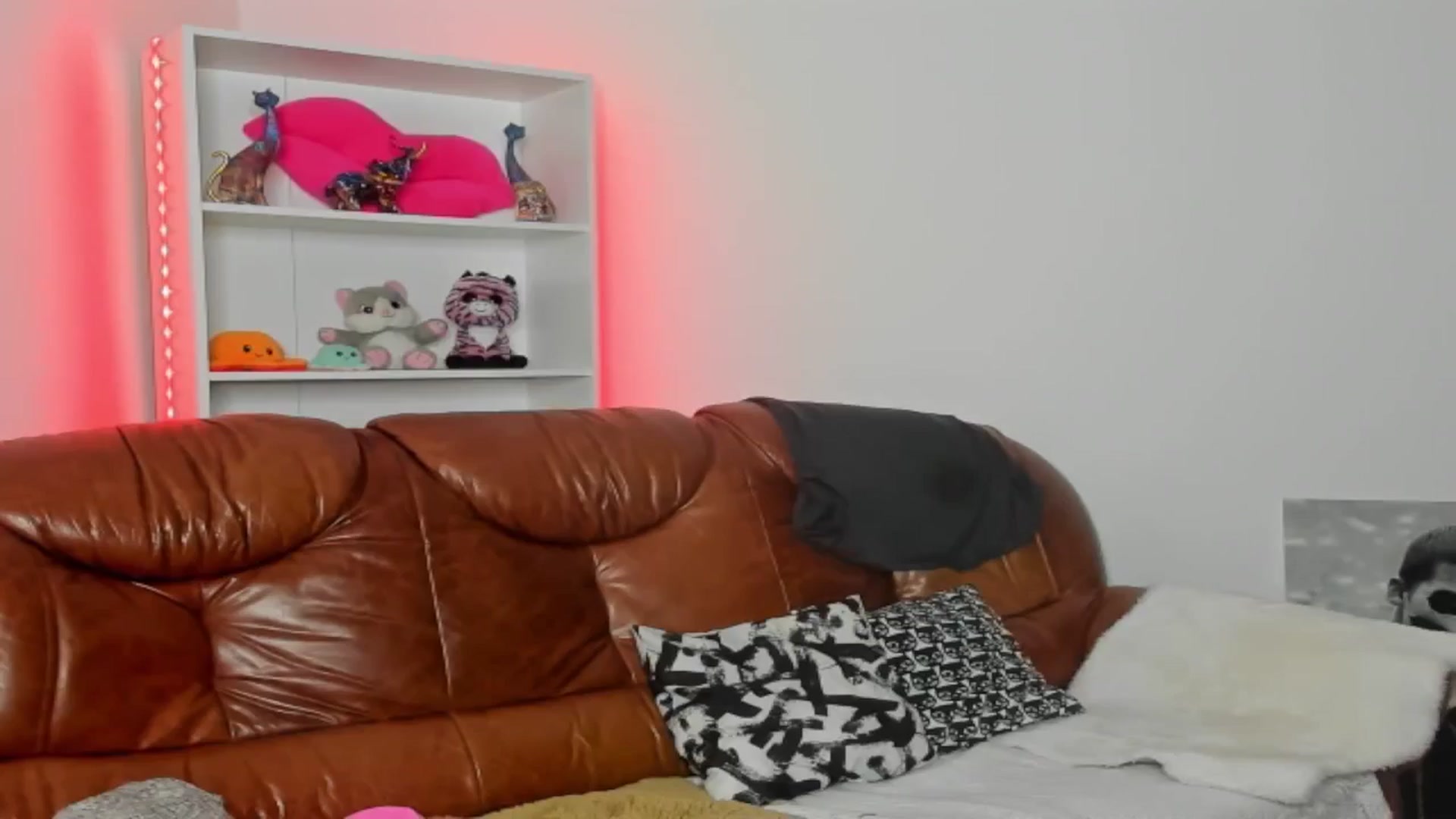 Gallery image thumbnail from TanyaGold01's myfreecams stream on, 11/01/2024, 13:38 image 15 of 20