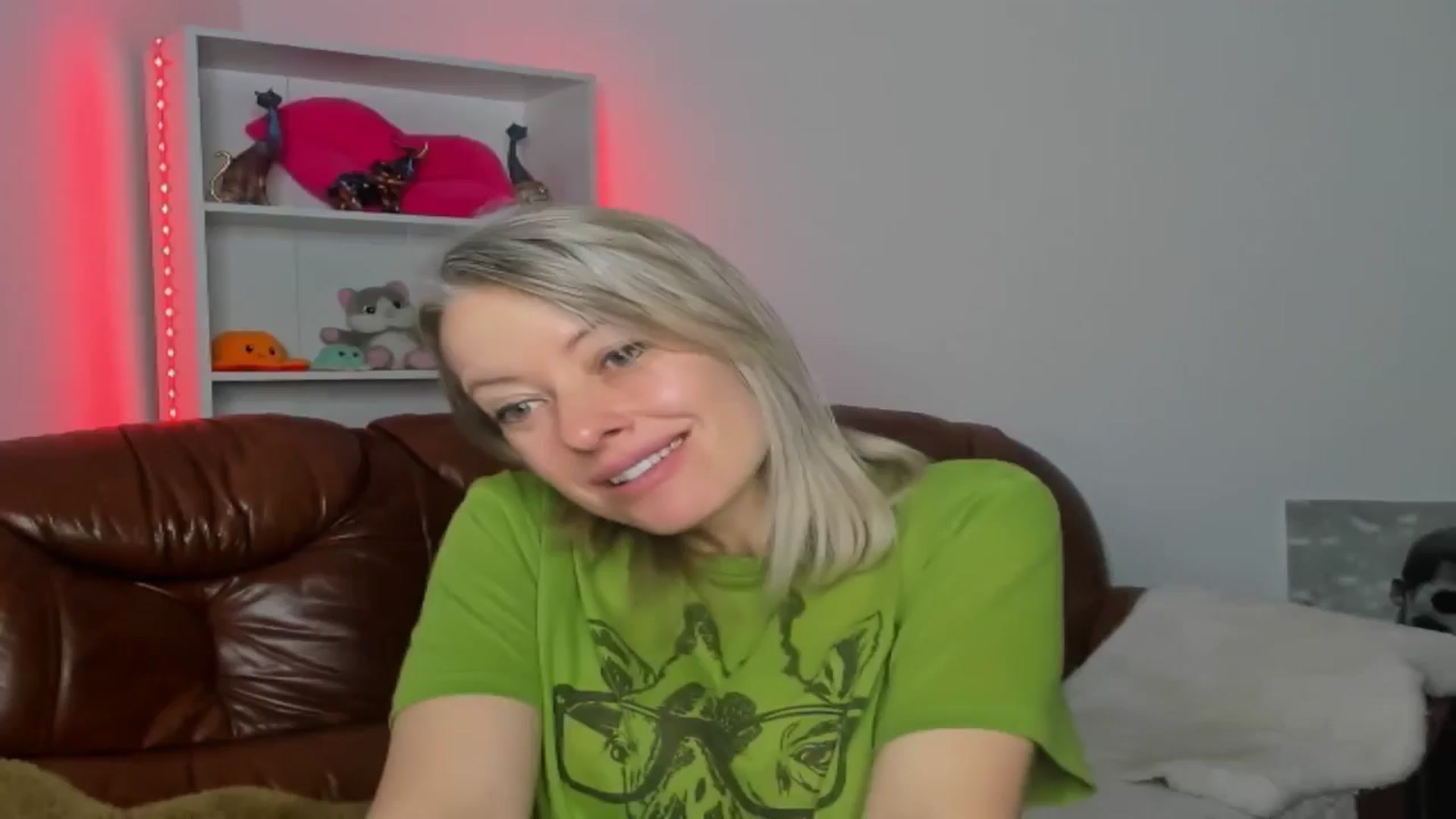 Gallery image thumbnail from TanyaGold01's myfreecams stream on, 11/03/2024, 13:22 image 17 of 20