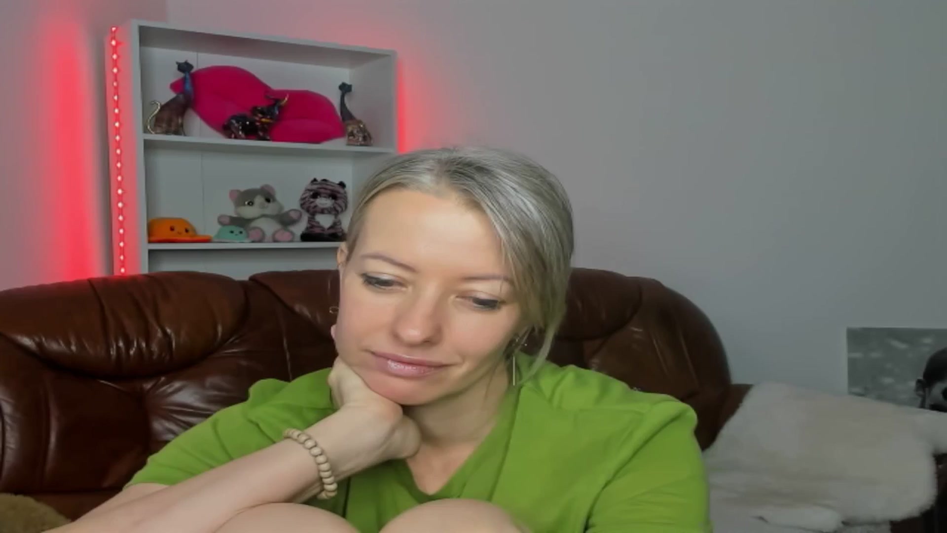 Gallery image thumbnail from TanyaGold01's myfreecams stream on, 11/03/2024, 14:59 image 17 of 20