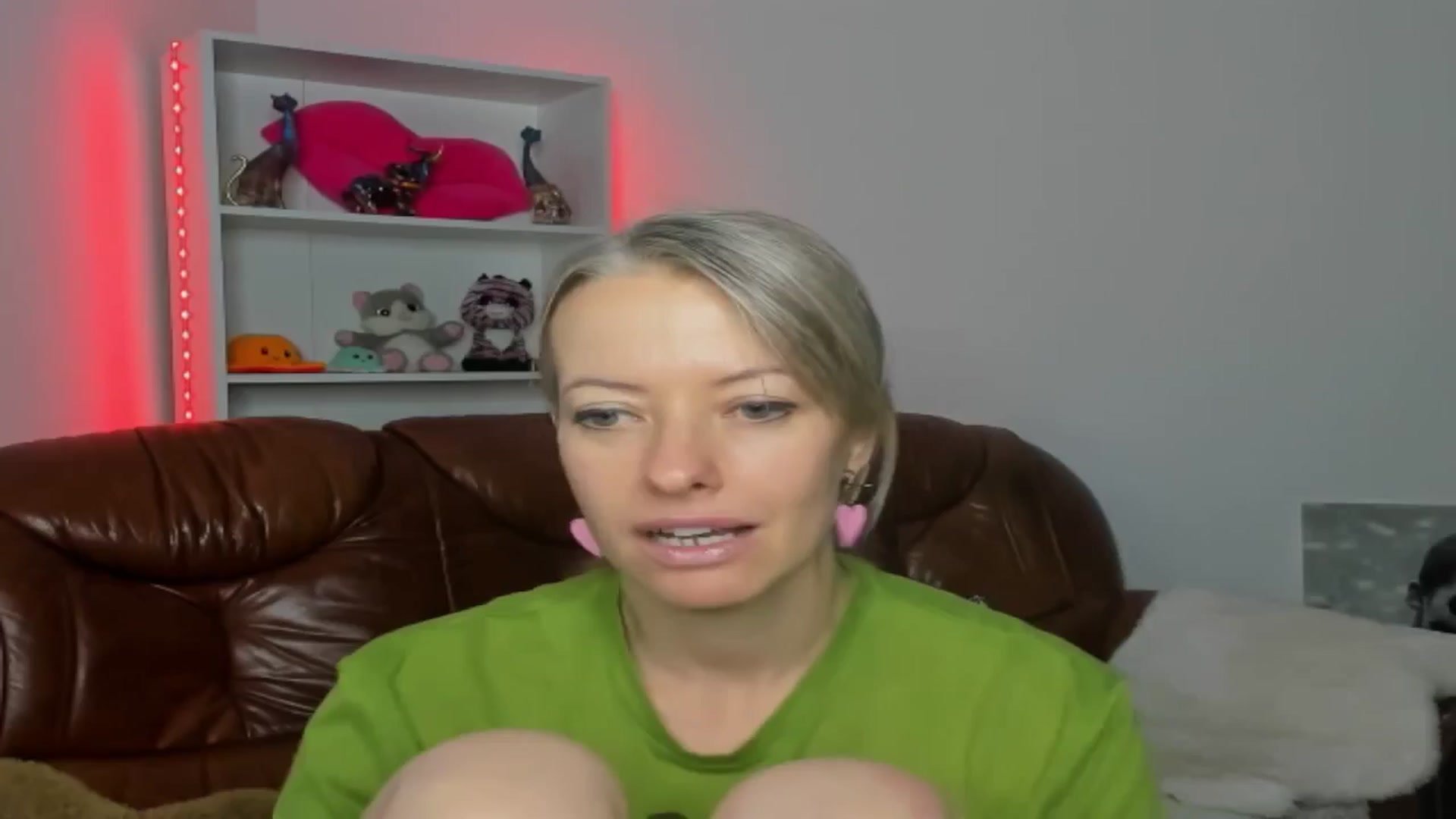 Gallery image thumbnail from TanyaGold01's myfreecams stream on, 11/03/2024, 14:59 image 14 of 20