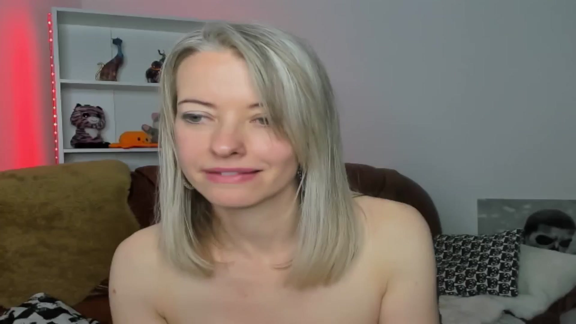 Gallery image thumbnail from TanyaGold01's myfreecams stream on, 12/08/2024, 14:15 image 3 of 20