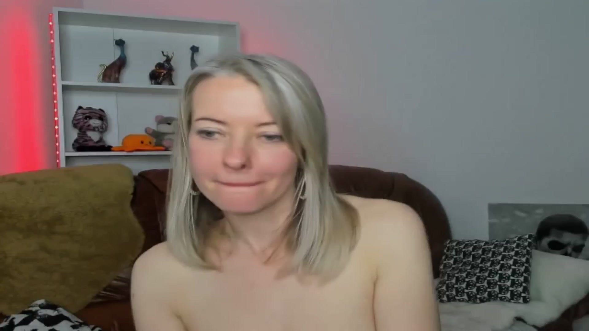Gallery image thumbnail from TanyaGold01's myfreecams stream on, 12/08/2024, 14:15 image 8 of 20