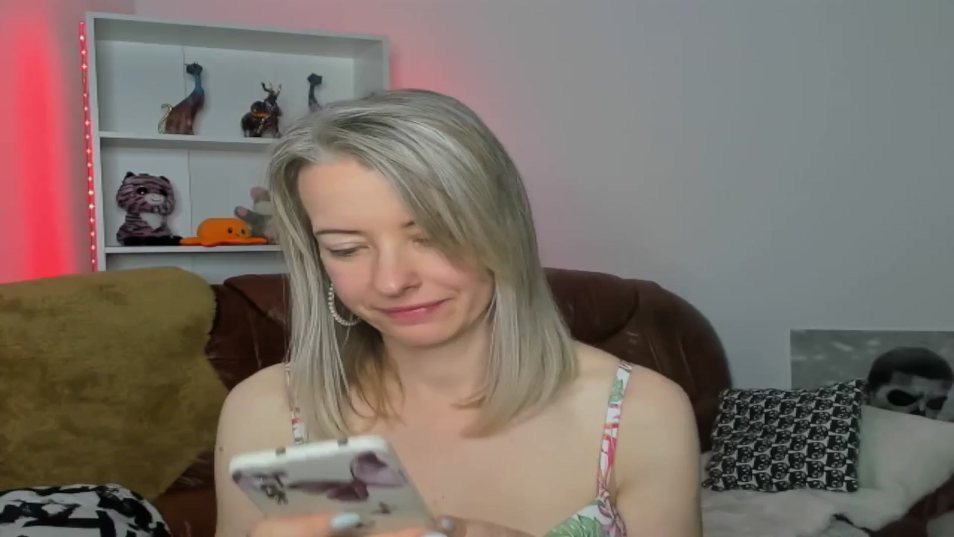 Gallery image thumbnail from TanyaGold01's myfreecams stream on, 12/08/2024, 14:15 image 18 of 20