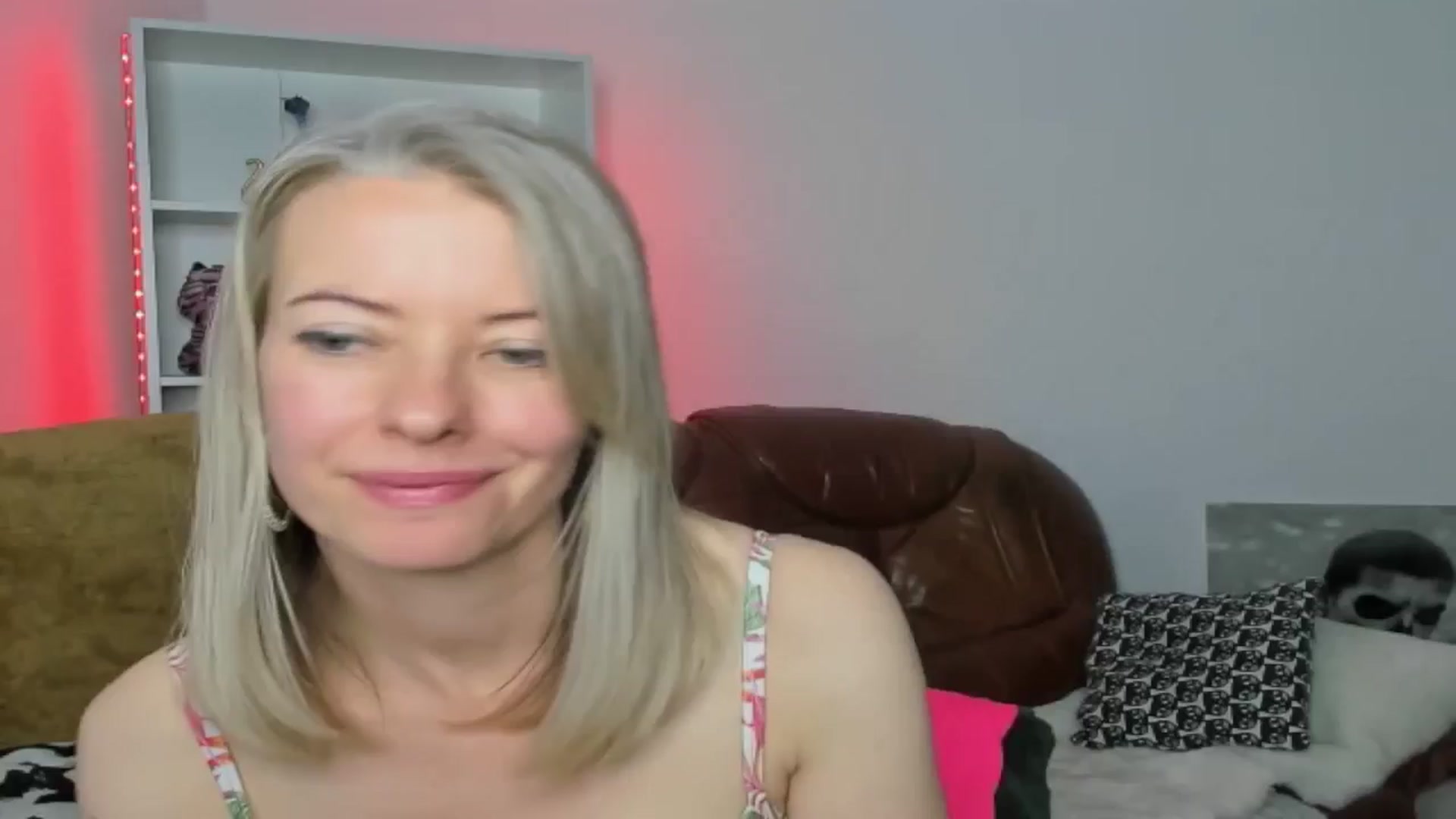 Gallery image thumbnail from TanyaGold01's myfreecams stream on, 12/08/2024, 14:15 image 19 of 20