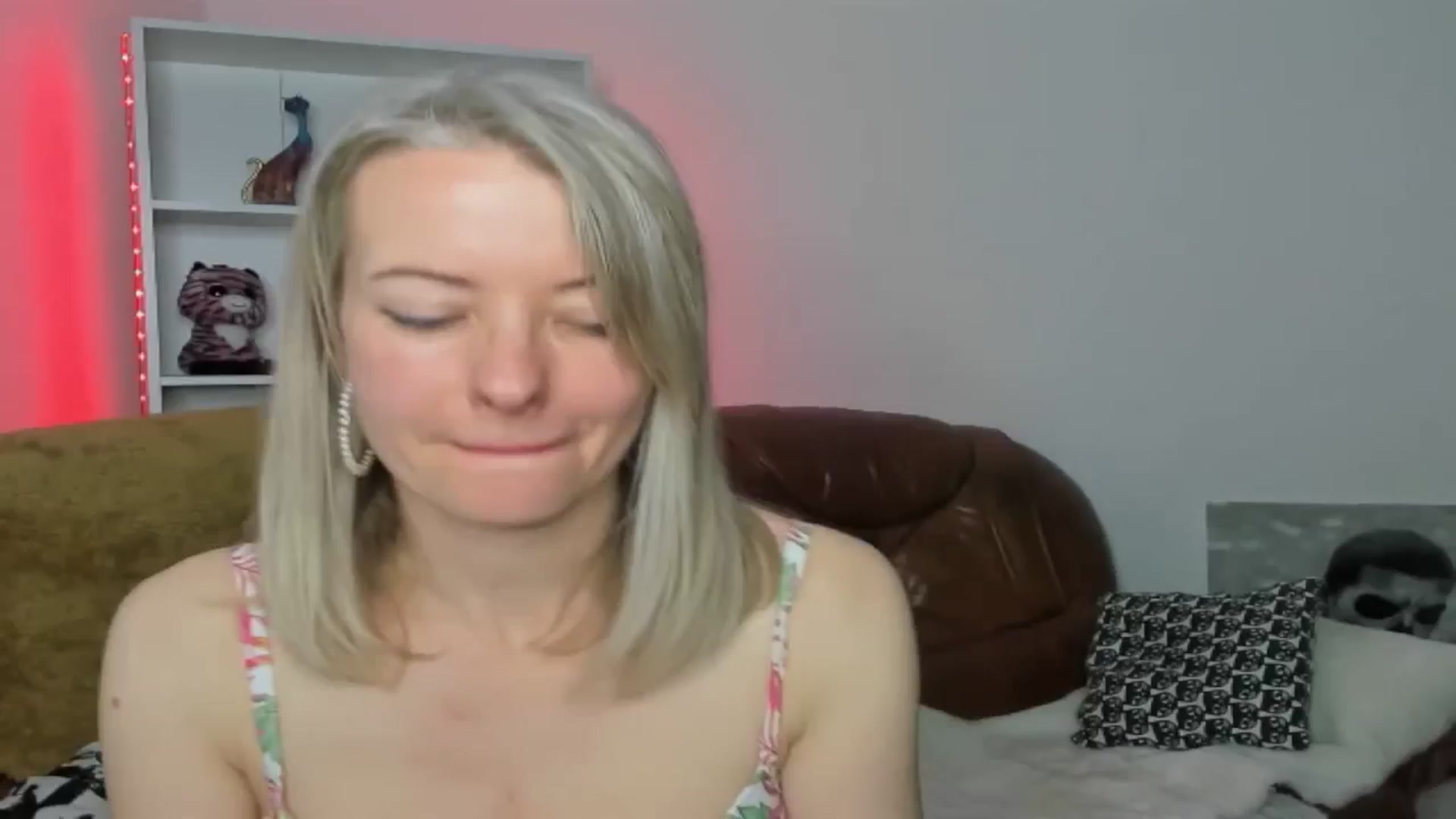 Gallery image thumbnail from TanyaGold01's myfreecams stream on, 12/08/2024, 14:15 image 2 of 20