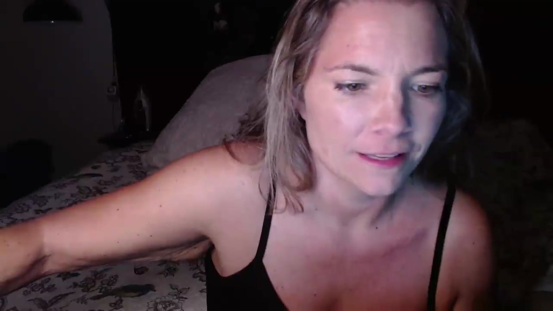 Gallery image thumbnail from TaraGirlnextdoor's myfreecams stream on, 04/29/2026, 24:22 image 3 of 20