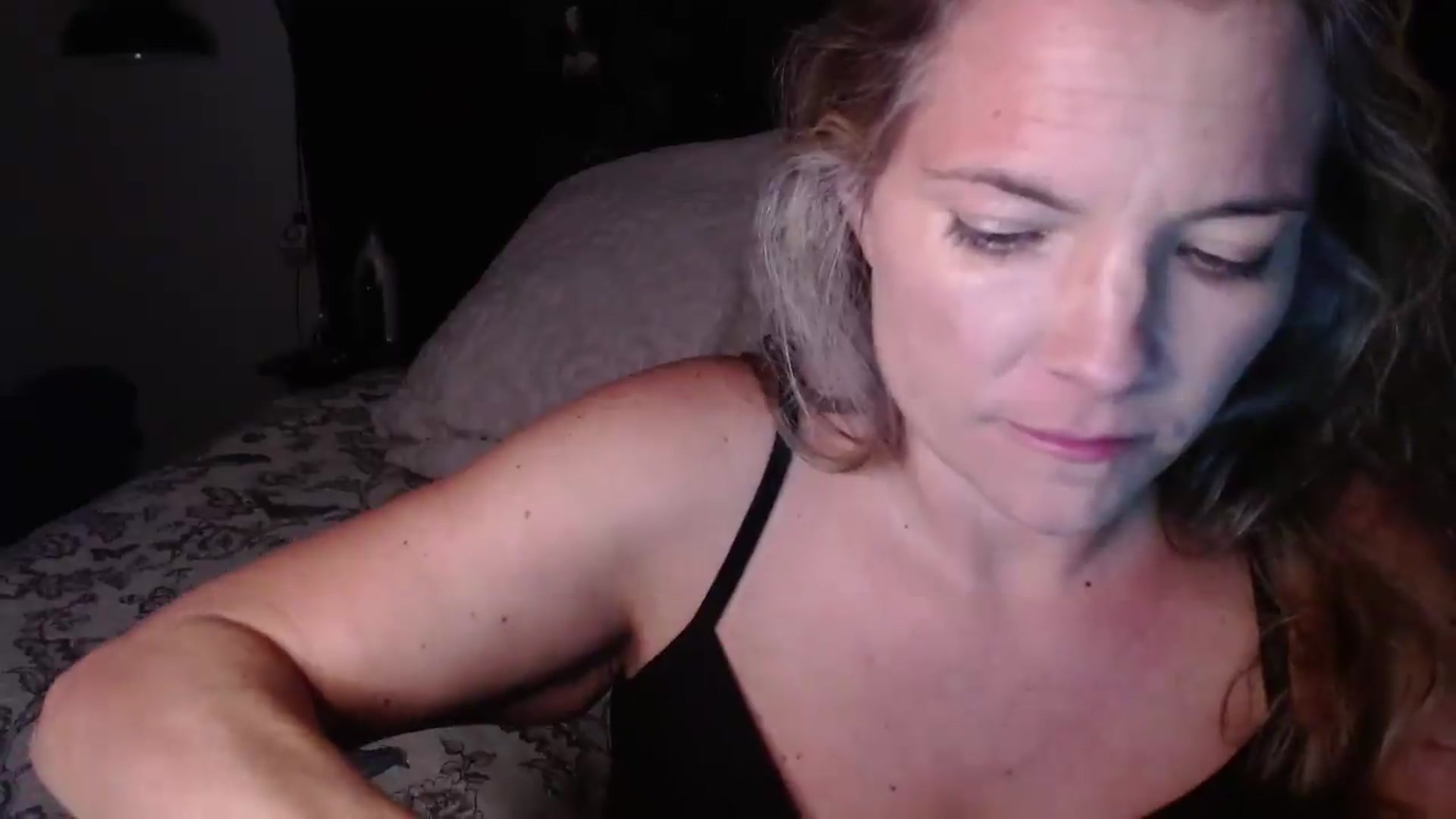Gallery image thumbnail from TaraGirlnextdoor's myfreecams stream on, 04/29/2026, 24:22 image 10 of 20