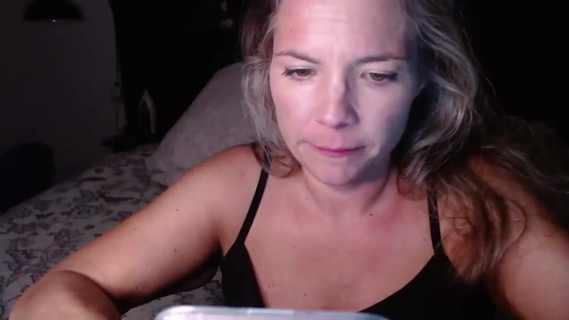 Gallery image thumbnail from TaraGirlnextdoor's myfreecams stream on, 04/29/2026, 24:22 image 9 of 20