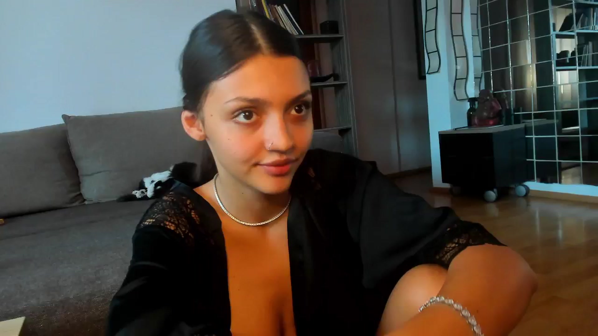 Gallery image thumbnail from TaraQueen's myfreecams stream on, 08/16/2024, 14:04 image 9 of 20