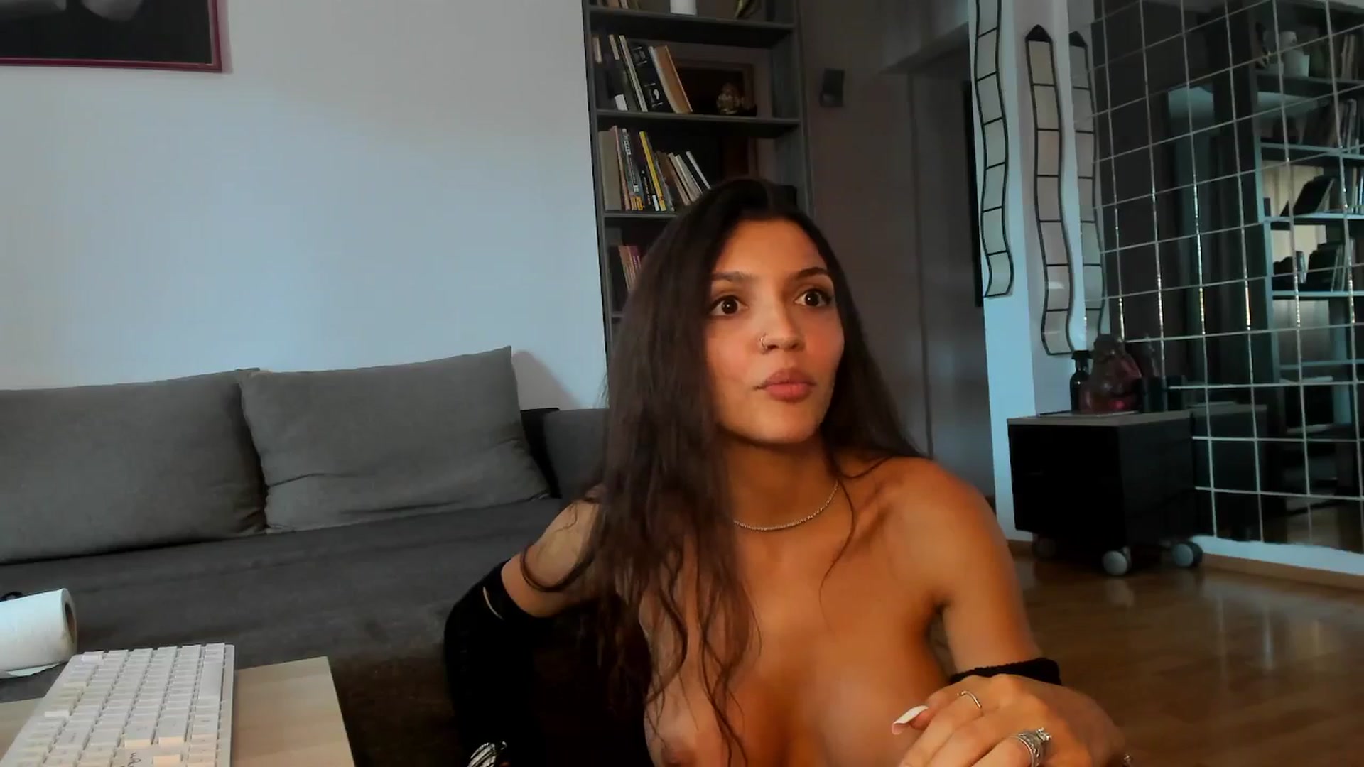 Gallery image thumbnail from TaraQueen's myfreecams stream on, 08/17/2024, 14:21 image 19 of 20