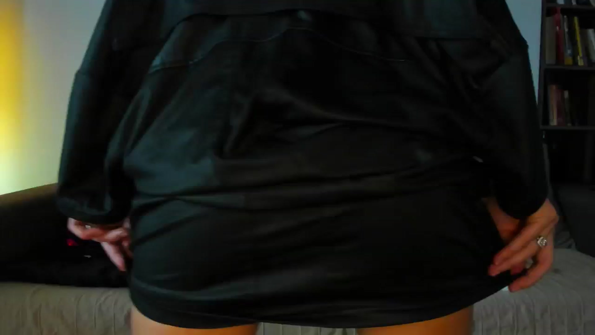 Gallery image thumbnail from TaraQueen's myfreecams stream on, 10/30/2024, 12:21 image 7 of 20