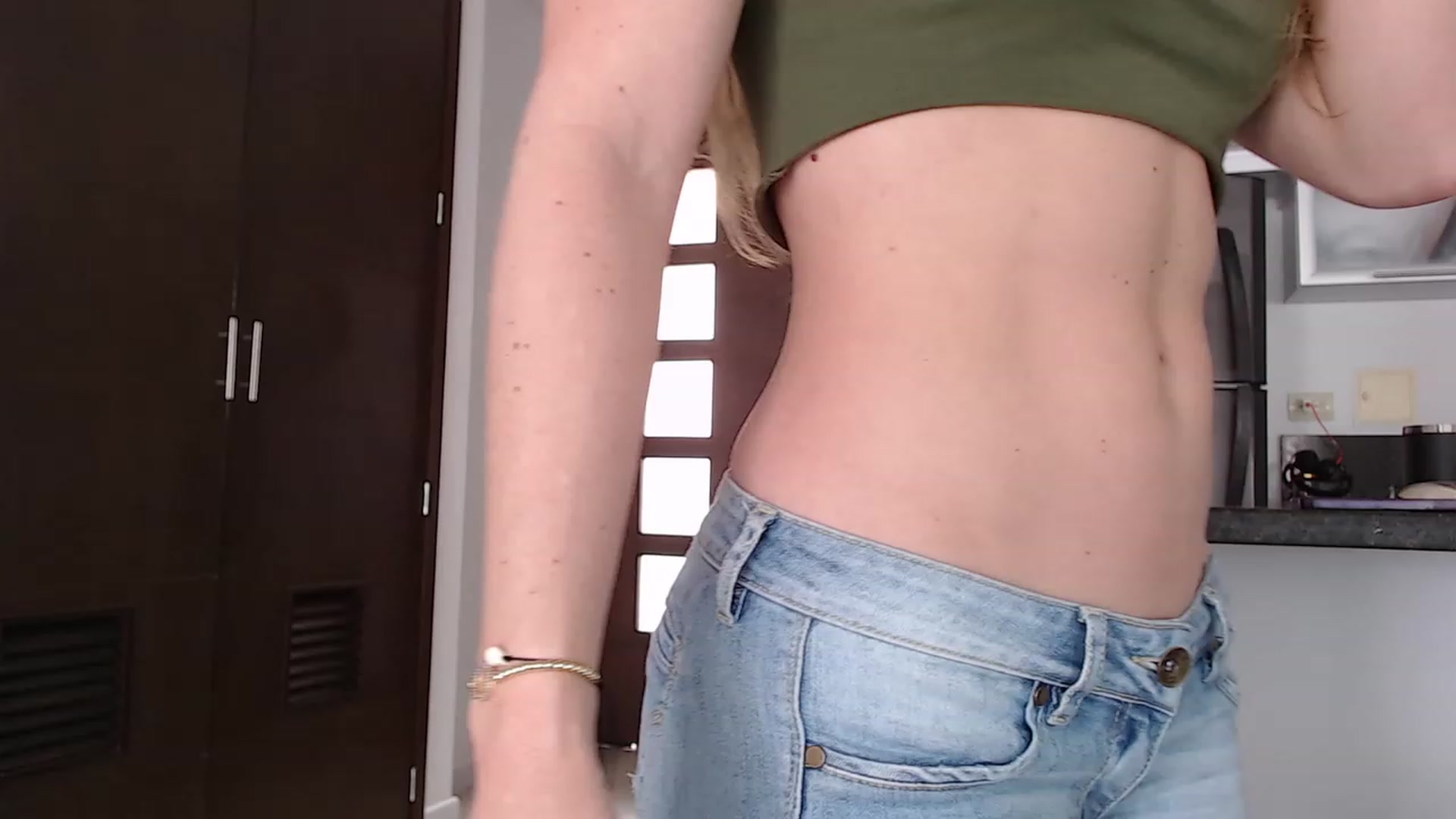 Gallery image thumbnail from TaraWhitte's myfreecams stream on, 01/05/2023, 16:43 image 1 of 20