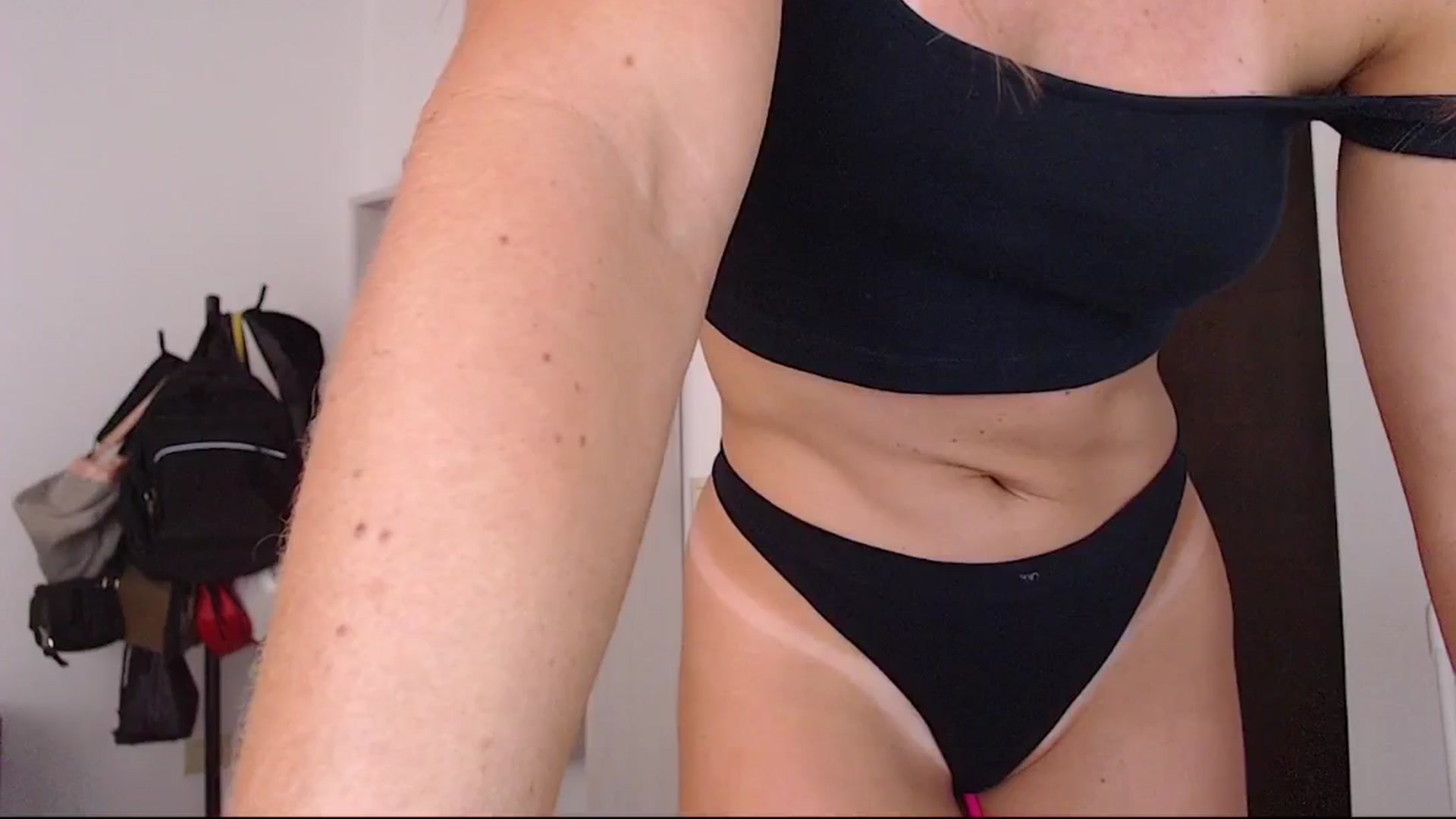 Gallery image thumbnail from TaraWhitte's myfreecams stream on, 08/06/2025, 22:01 image 5 of 20