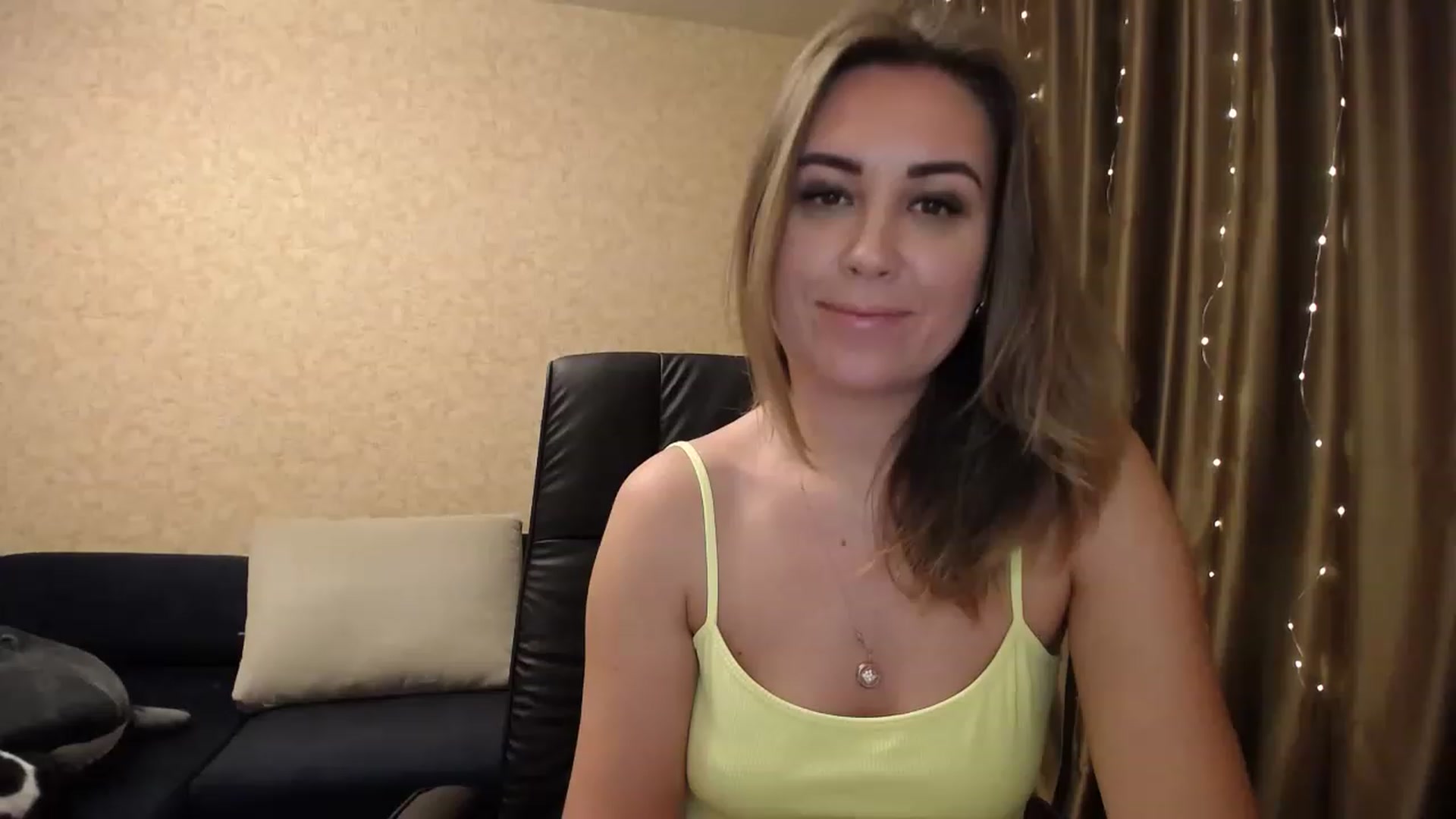 Gallery image thumbnail from Tarot__Reader's myfreecams stream on, 12/07/2022, 02:47 image 17 of 20