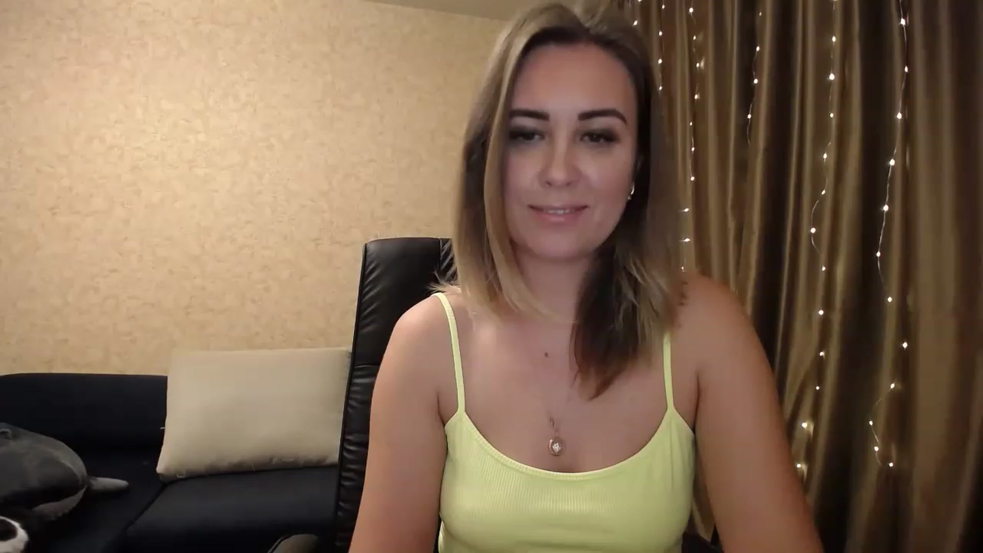 Gallery image thumbnail from Tarot__Reader's myfreecams stream on, 12/07/2022, 02:47 image 18 of 20