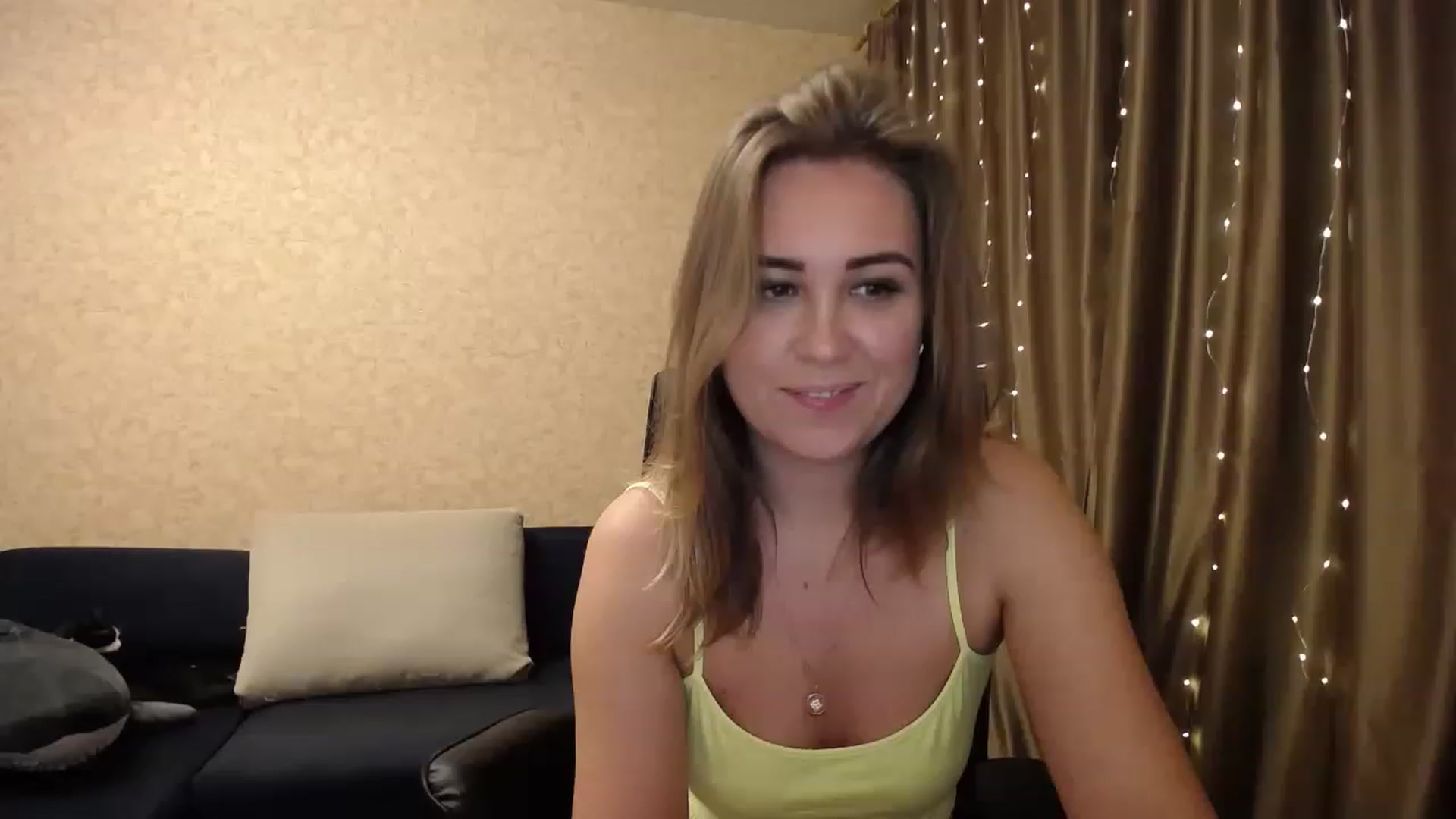 Gallery image thumbnail from Tarot__Reader's myfreecams stream on, 12/07/2022, 02:47 image 12 of 20