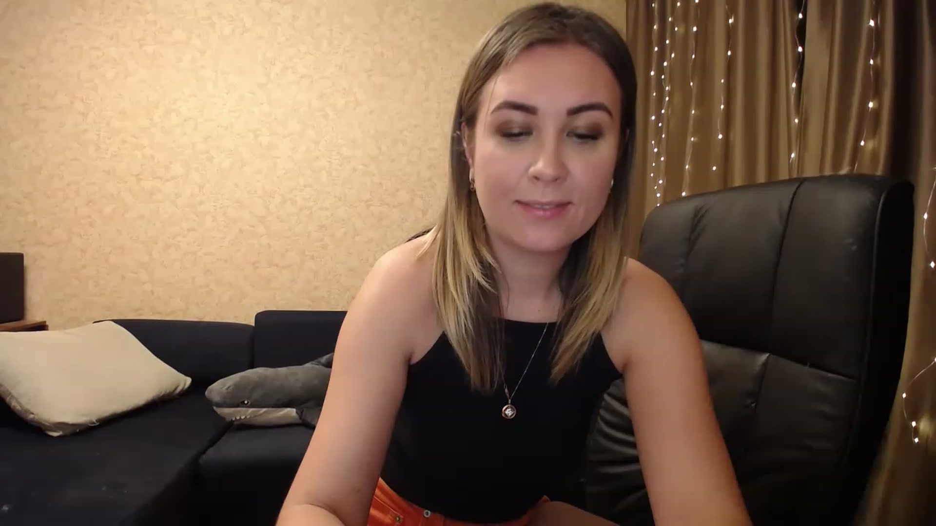 Gallery image thumbnail from Tarot__Reader's myfreecams stream on, 12/08/2022, 04:25 image 15 of 20
