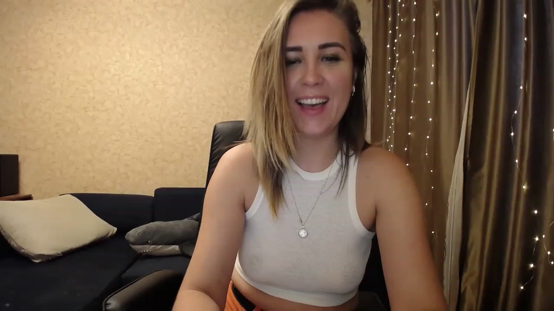 Gallery image thumbnail from Tarot__Reader's myfreecams stream on, 12/08/2022, 06:56 image 15 of 20